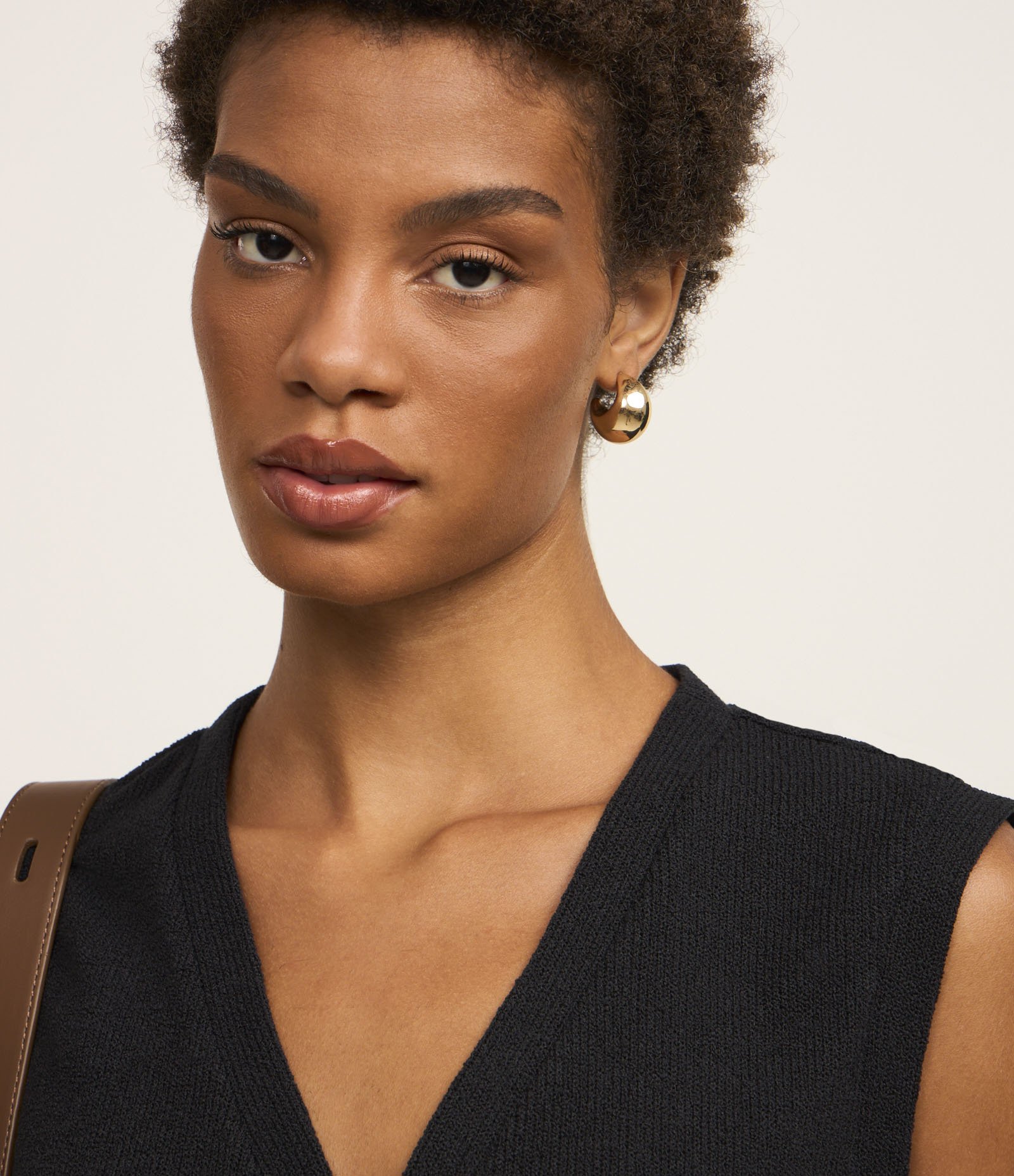 Blusa Alongada e Texturizada com Botões Preto 4