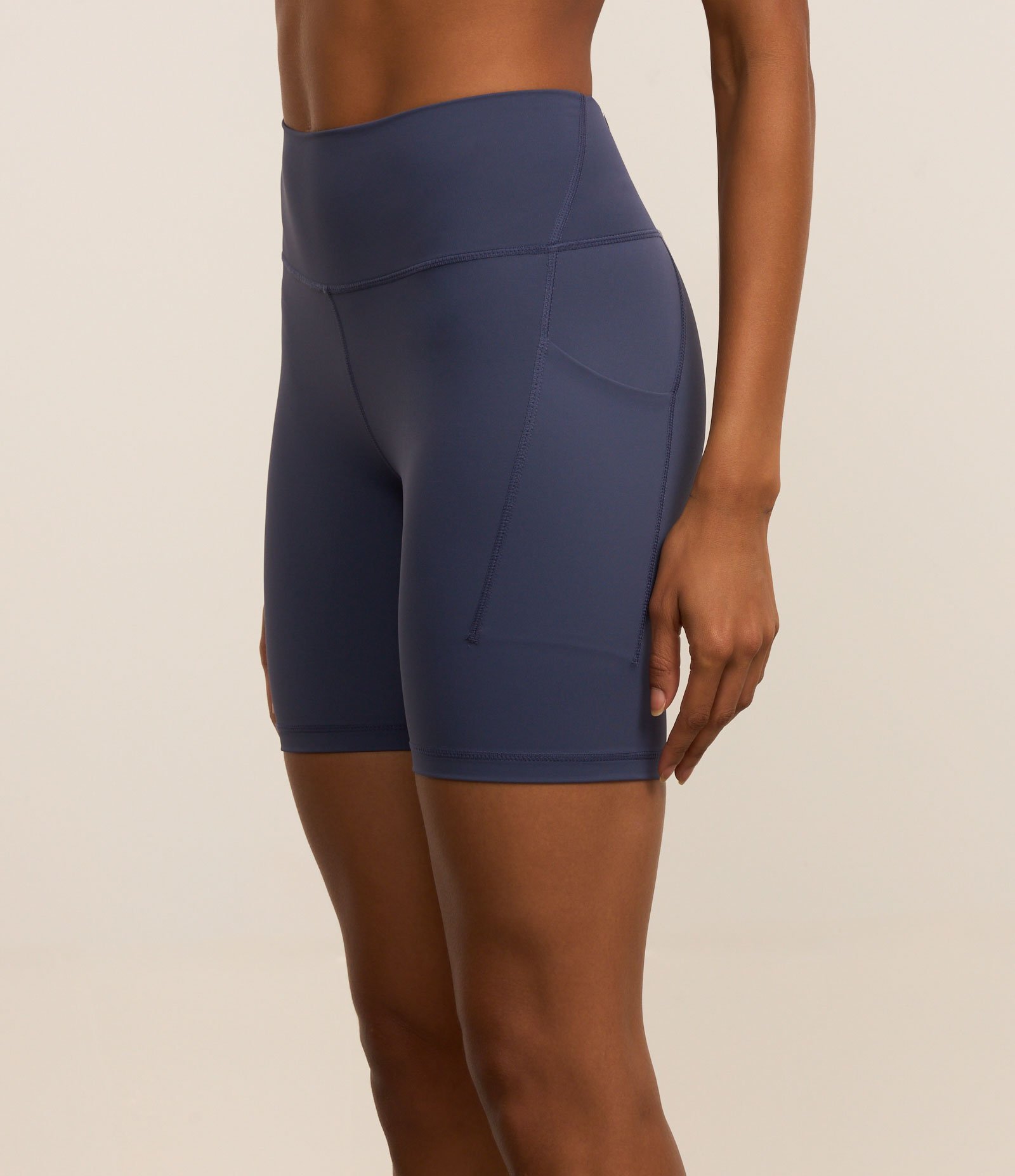 Bermuda Esportiva em Microfibra com Bolso Funcional 2