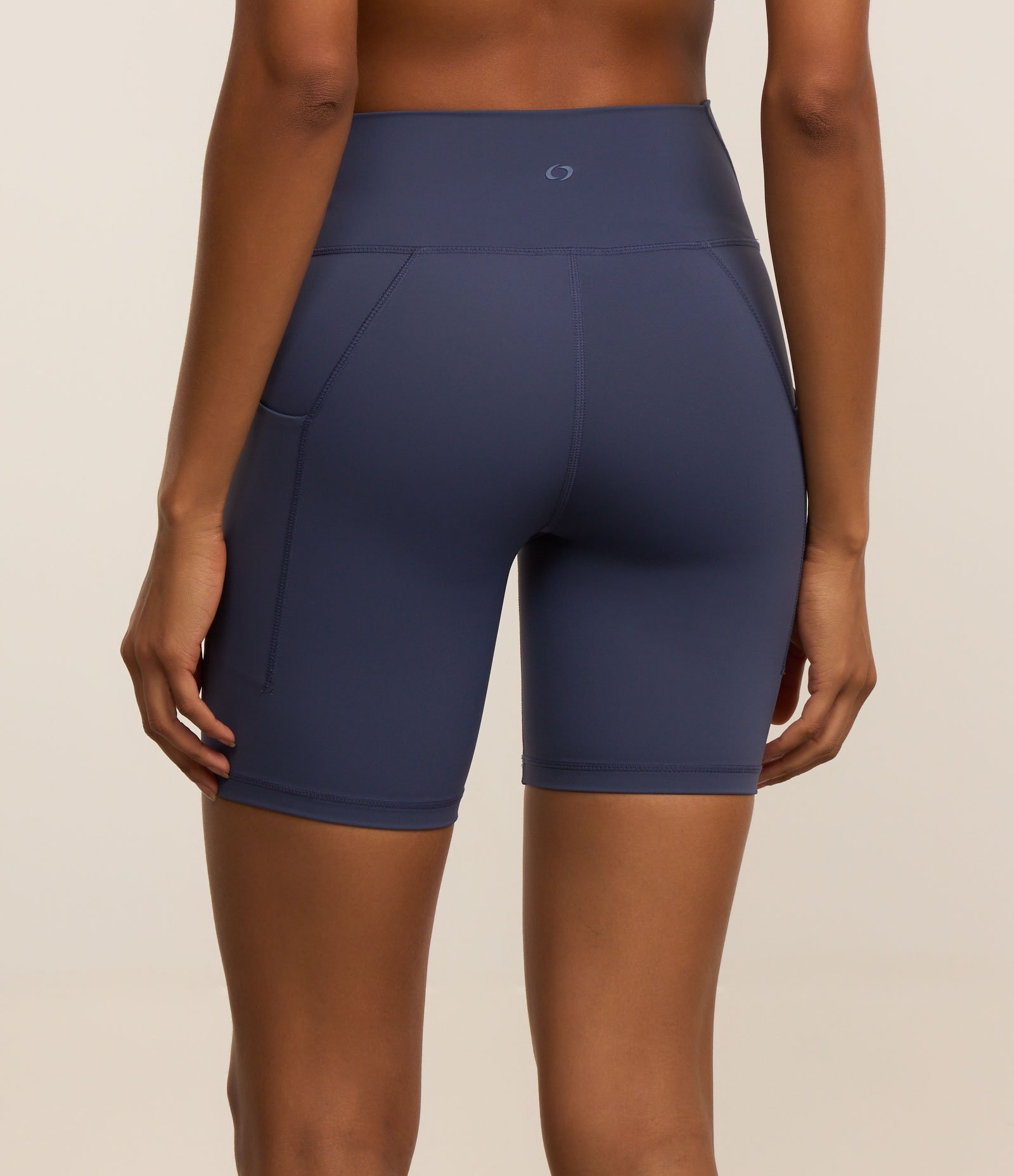 Bermuda Esportiva em Microfibra com Bolso Funcional 3