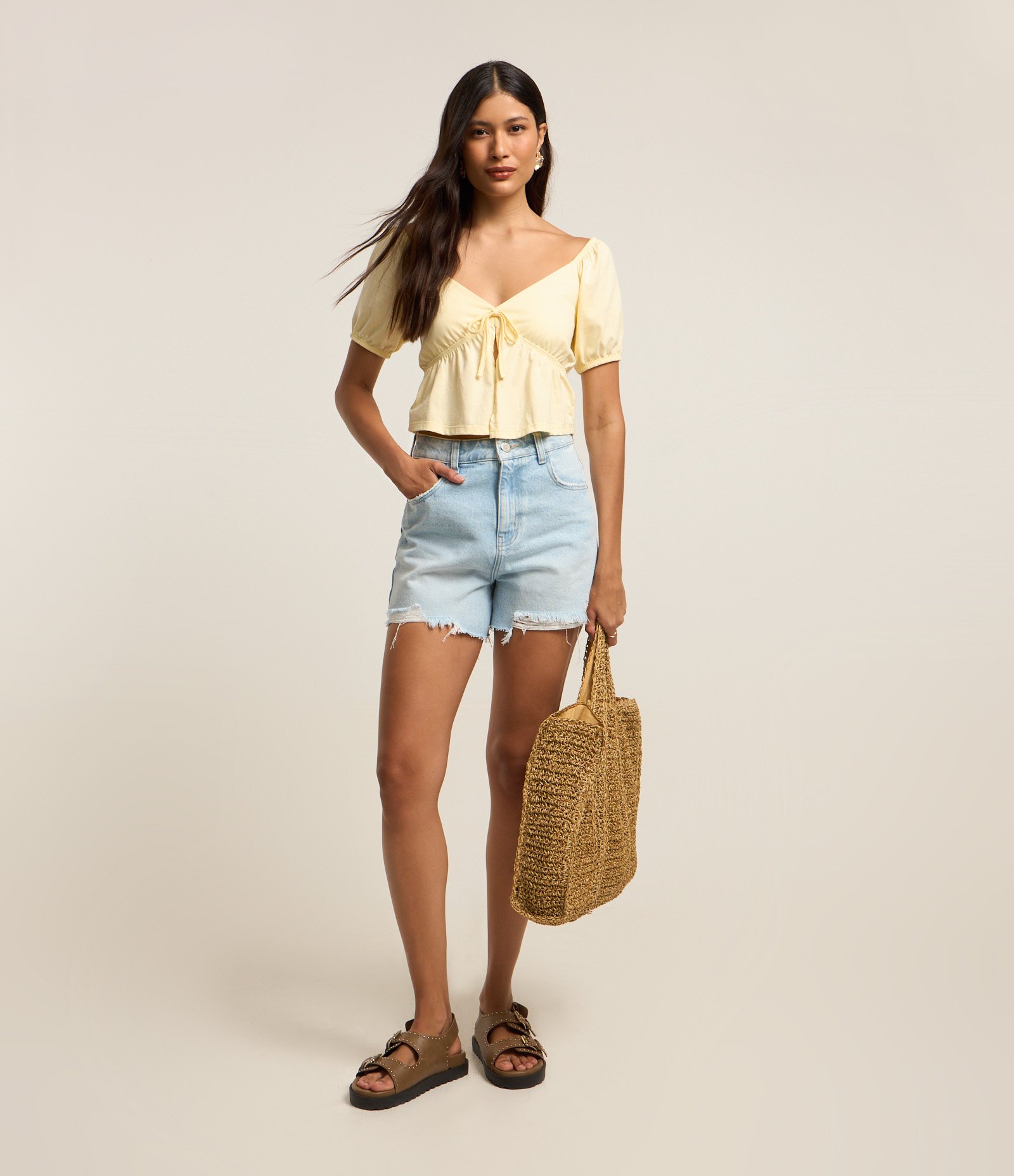 Short em Jeans com Barra Cortada com Rasgos Azul 1