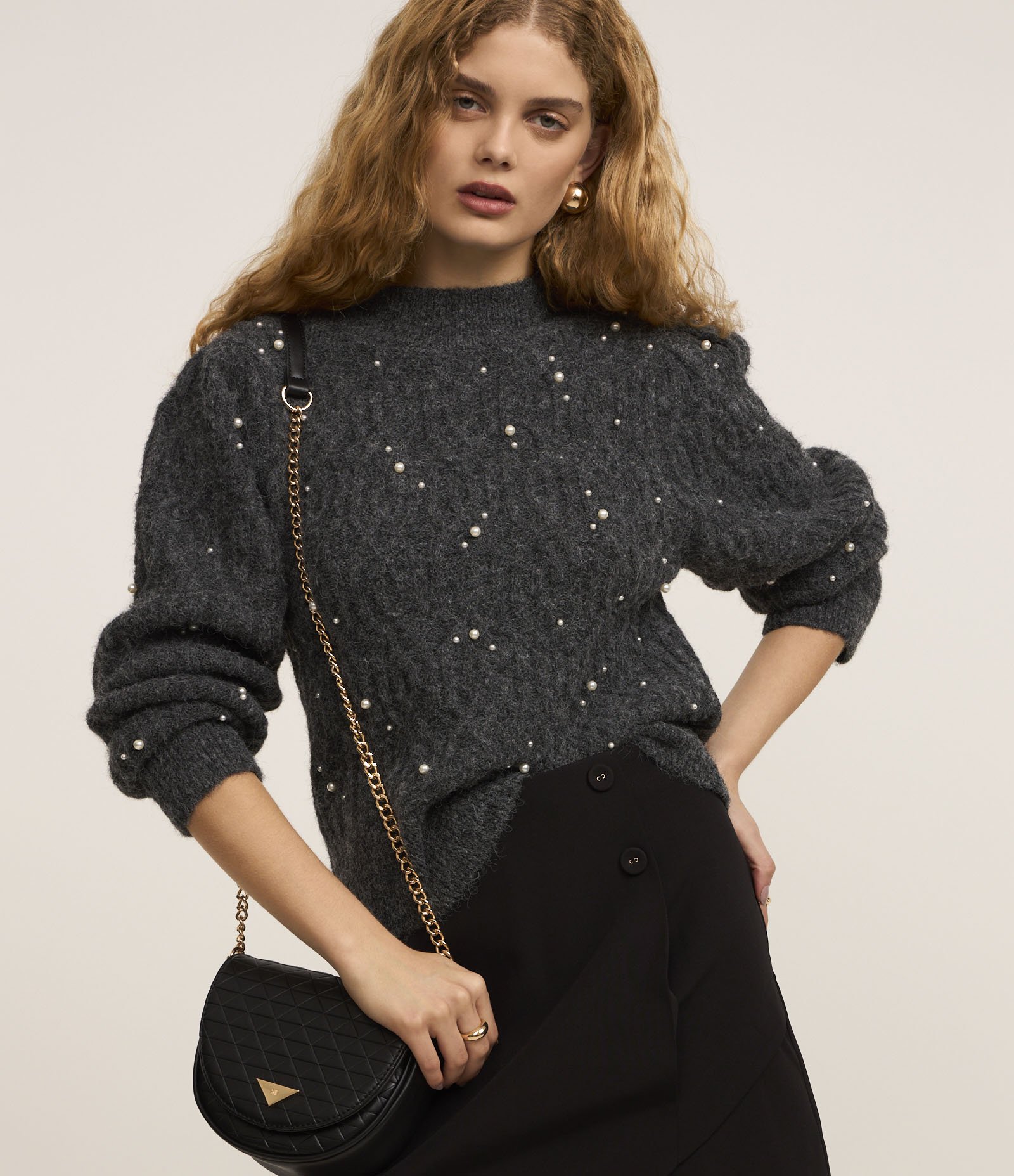 Blusão em Tricô Texturizado com Pérolas Cinza 1