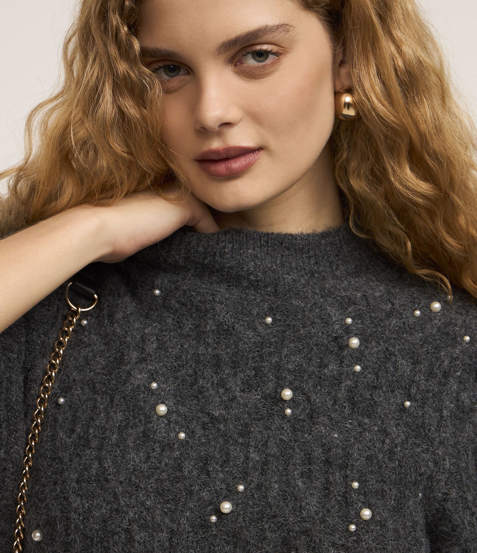 Blusão em Tricô Texturizado com Pérolas Cinza 3