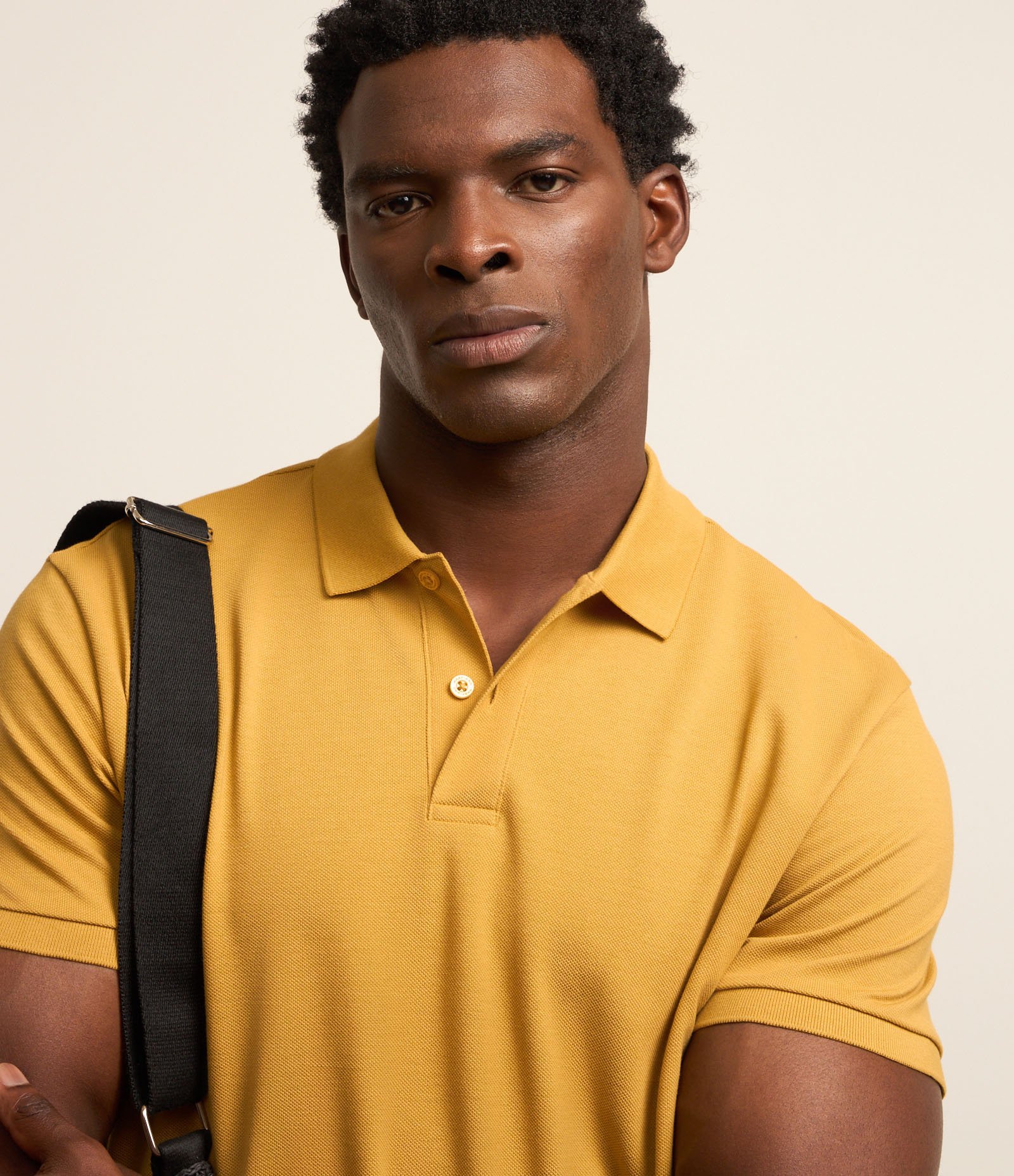 Camisa Polo Comfort em Algodão Peruano Mostarda 3