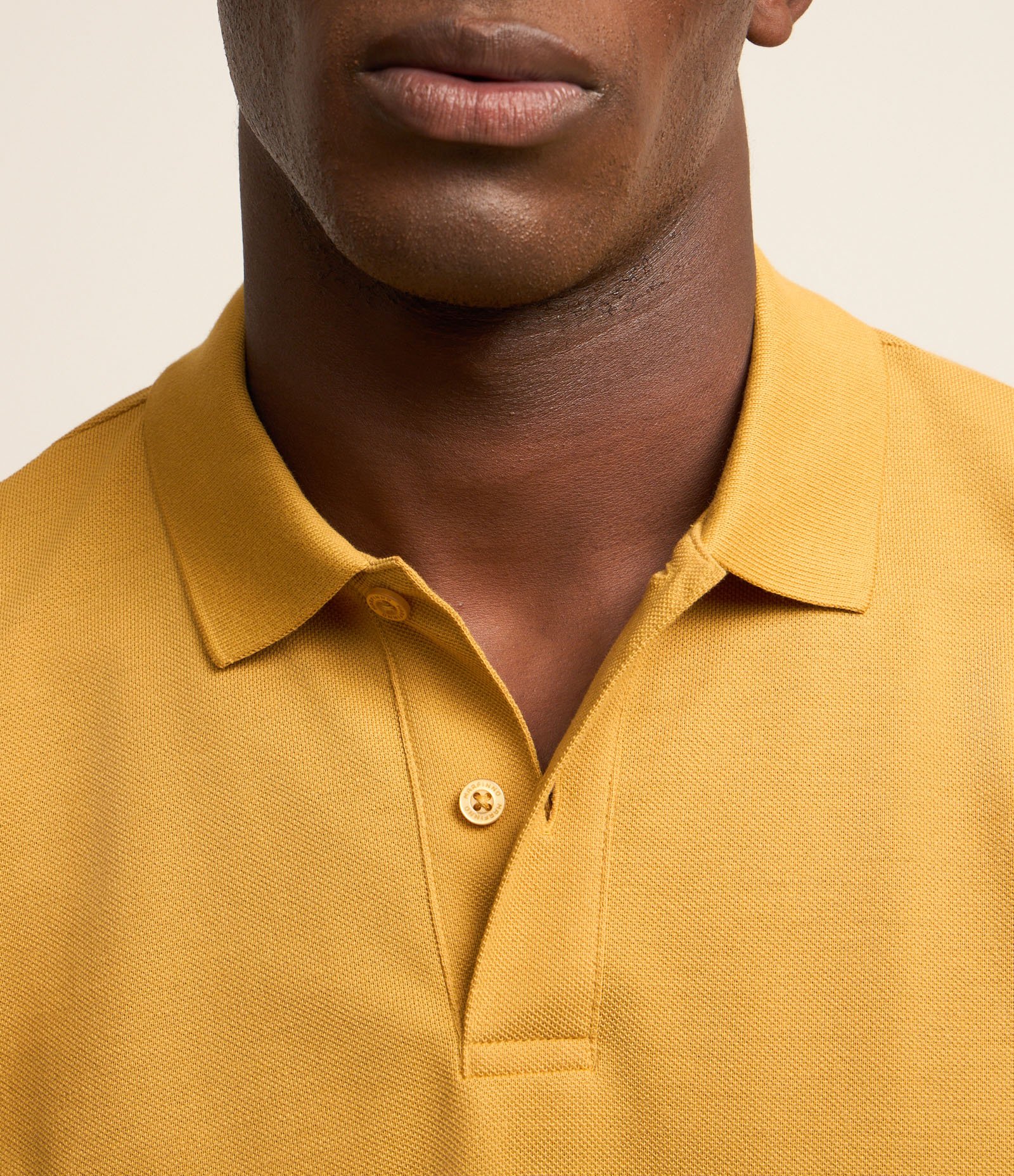 Camisa Polo Comfort em Algodão Peruano Mostarda 4
