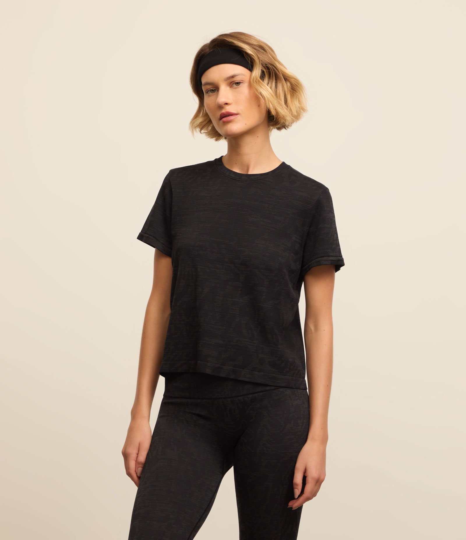 Camiseta Esportiva com Jacquard Animal Print Preto 1