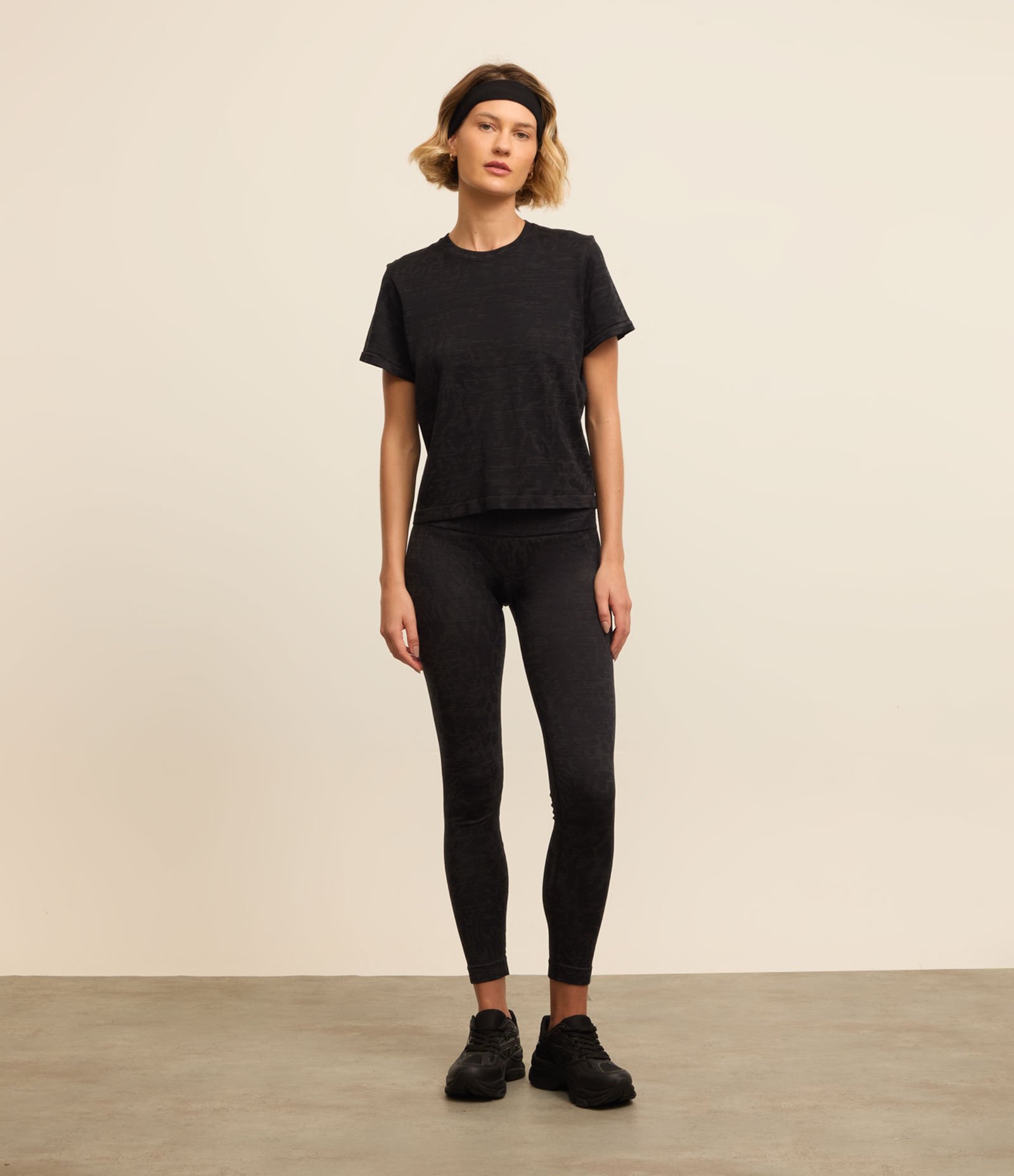 Camiseta Esportiva com Jacquard Animal Print Preto 2