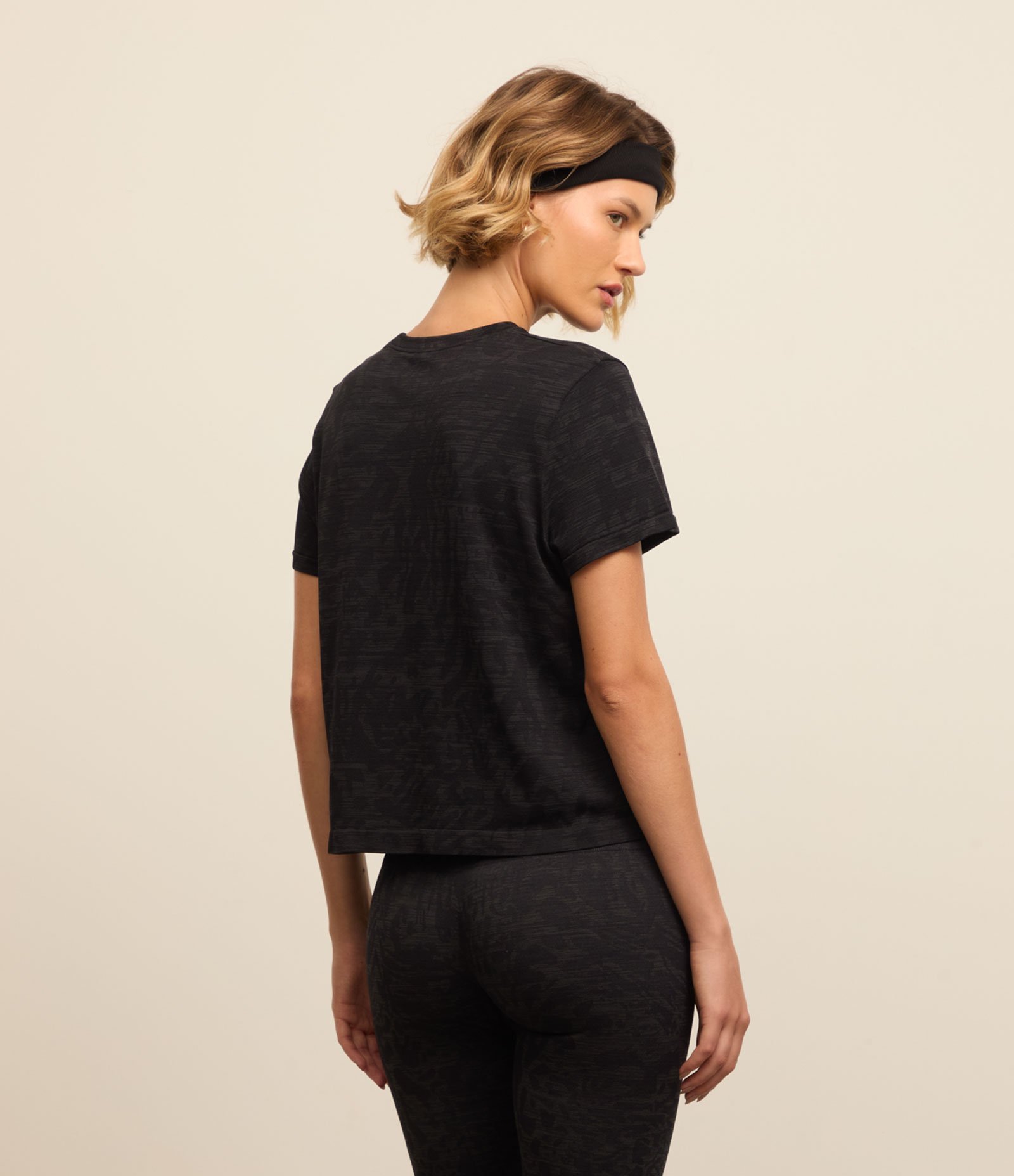 Camiseta Esportiva com Jacquard Animal Print Preto 3