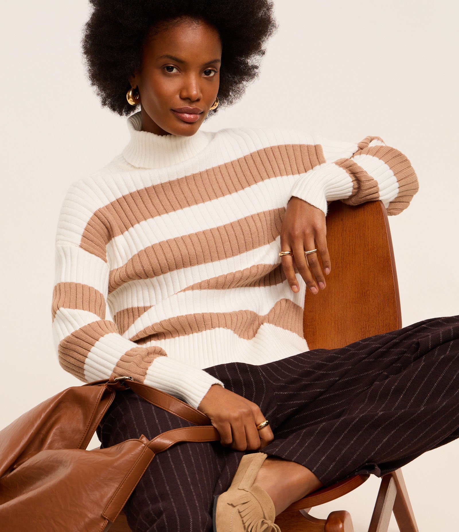 Suéter Tricô com Gola Alta e Estampa Listrada Marrom/ Branco 6