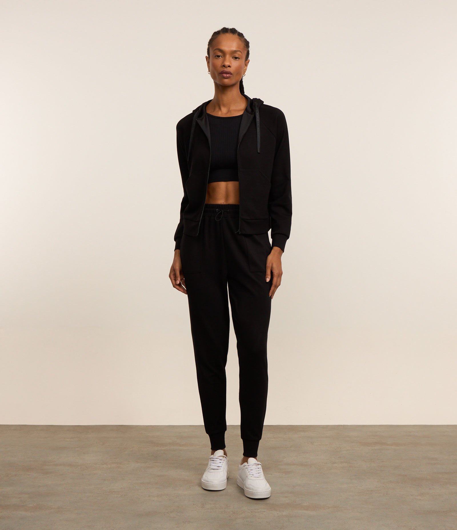 Calça Jogger em Microfibra com Cós Elástico Preto 1