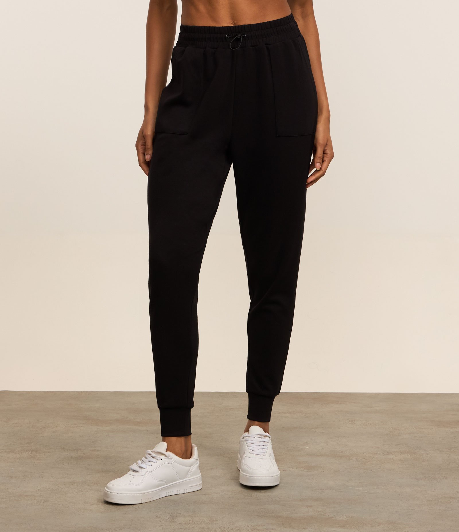 Calça Jogger em Microfibra com Cós Elástico Preto 2