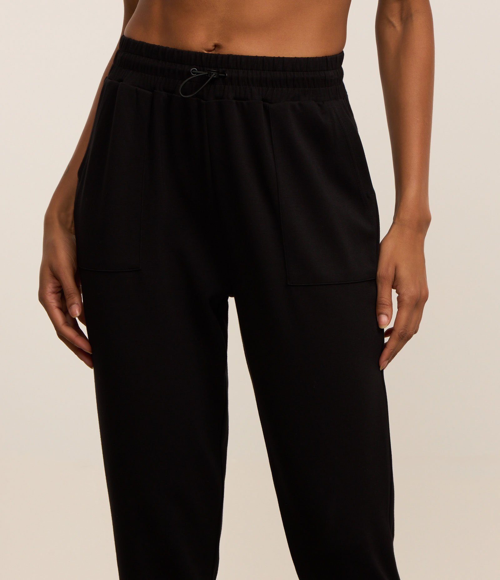 Calça Jogger em Microfibra com Cós Elástico Preto 4