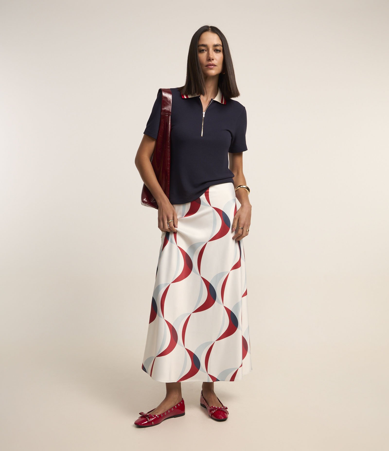 Saia Reta Midi Acetinada com Estampa Linhas Geométricas Branco 1