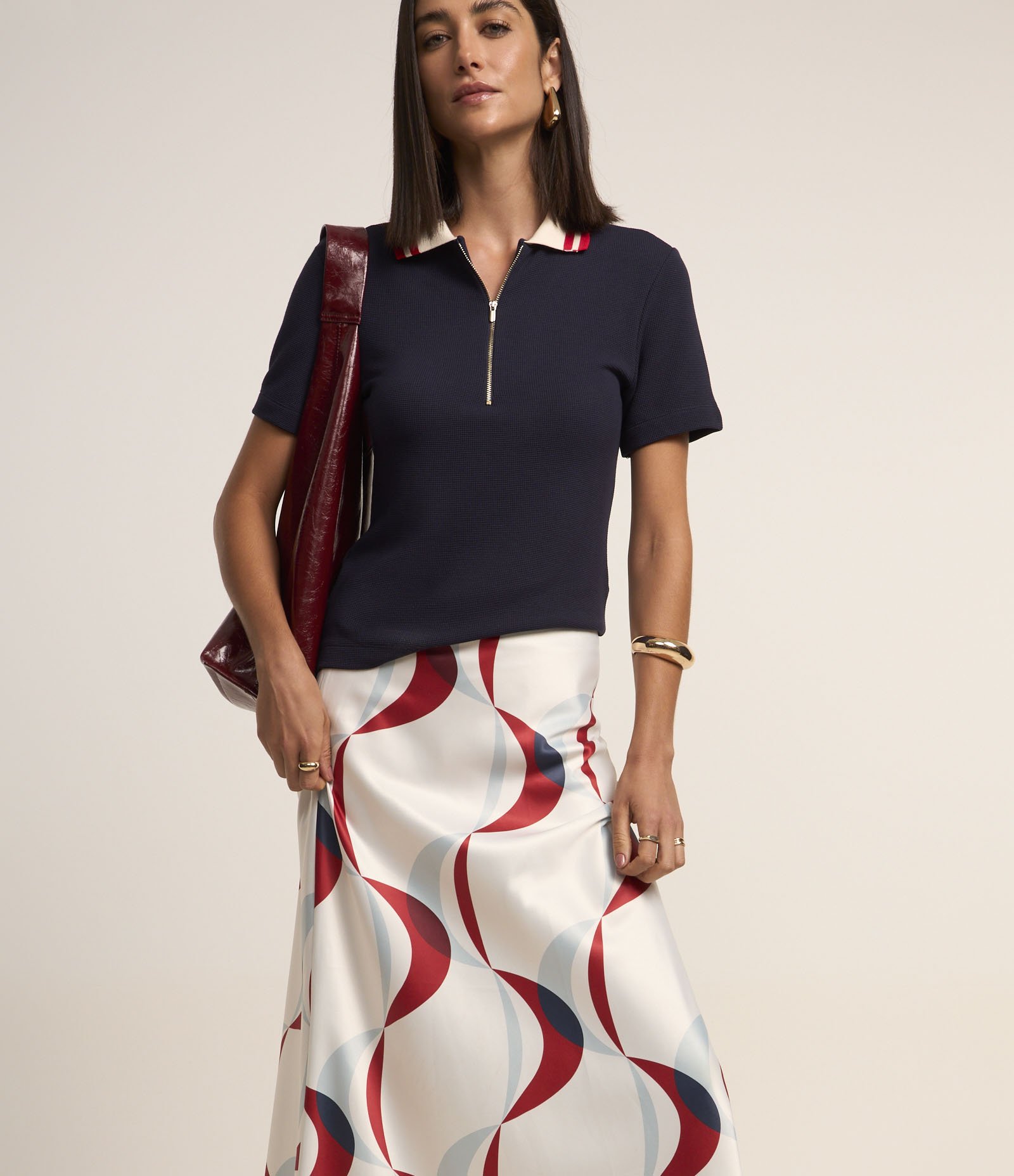 Saia Reta Midi Acetinada com Estampa Linhas Geométricas Branco 2