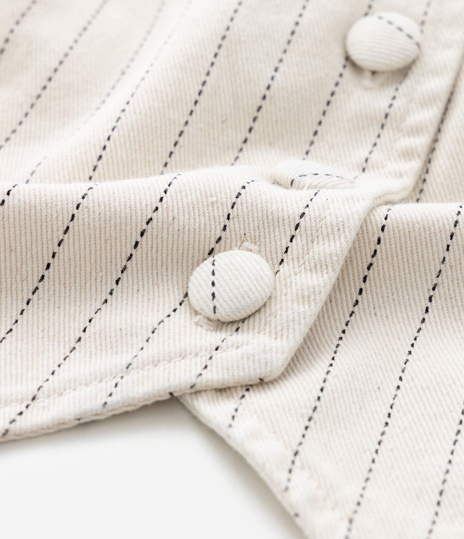 Colete Frente Única em Sarja Risca de Giz Curve & Plus Size Off White 7