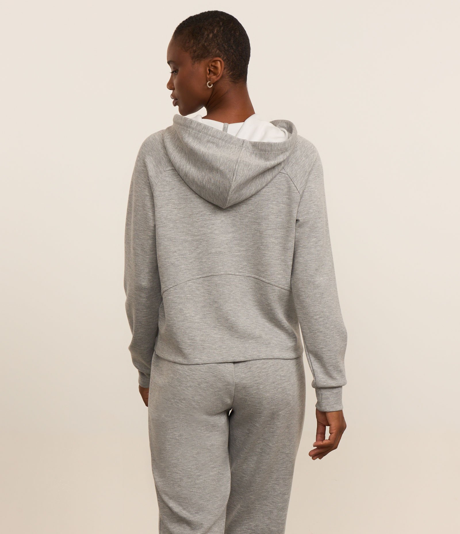 Jaqueta Esportiva em Modal com Capuz Cinza 3