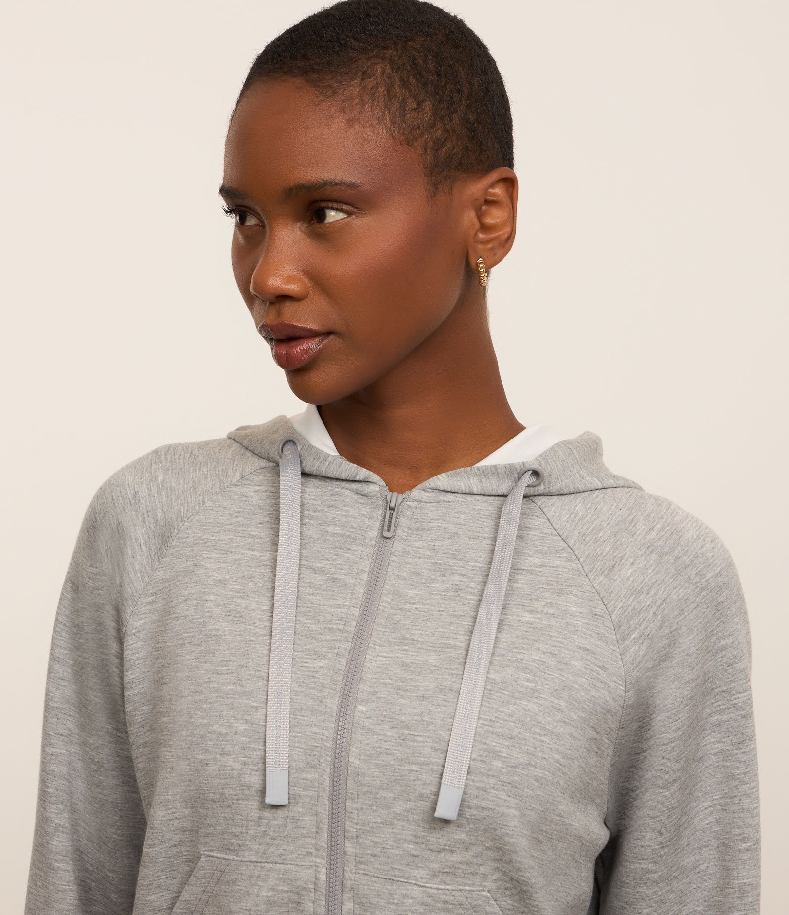 Jaqueta Esportiva em Modal com Capuz Cinza 5