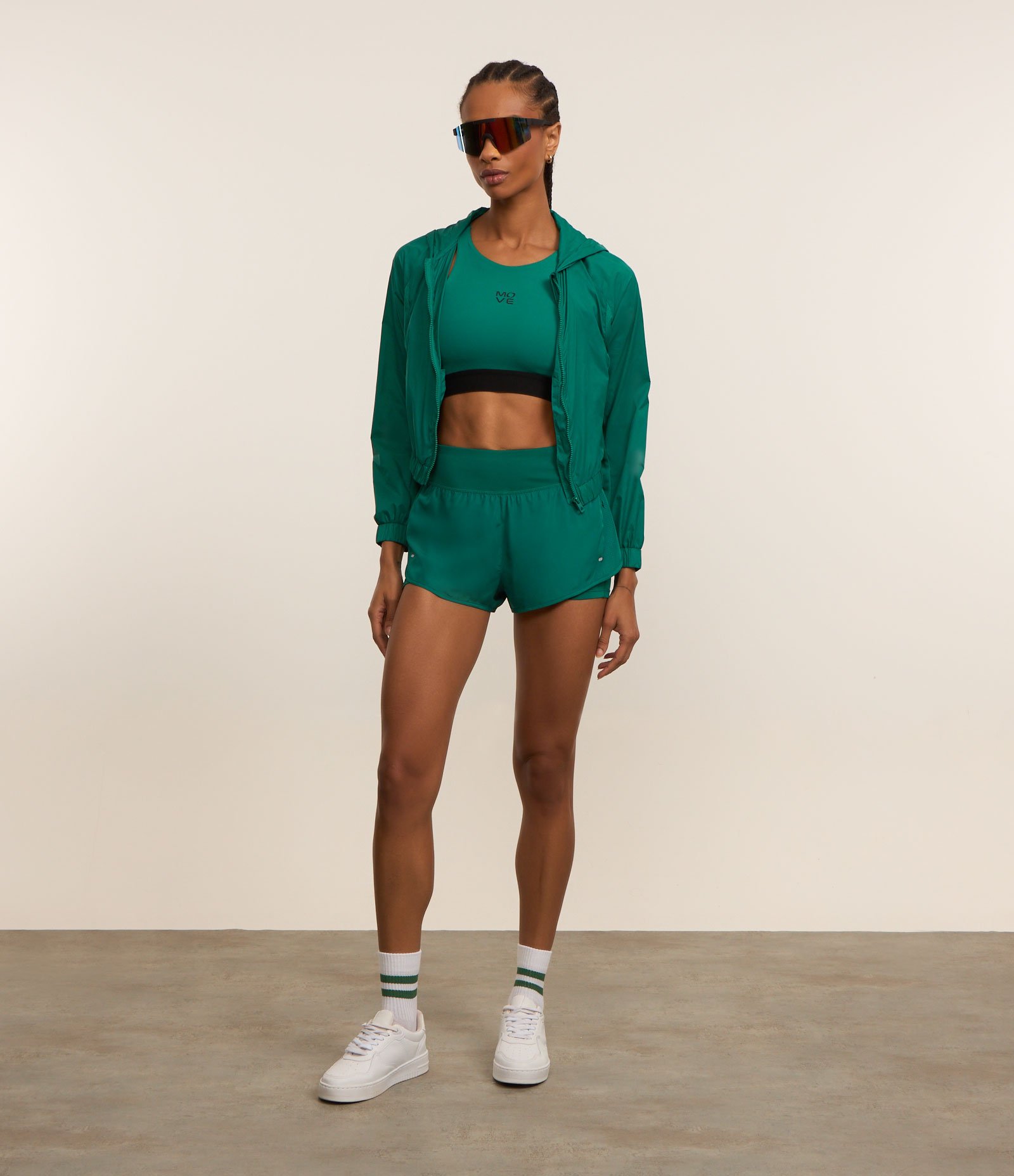 Jaqueta Corta Vento Esportiva Cropped com Saquinho Verde 2