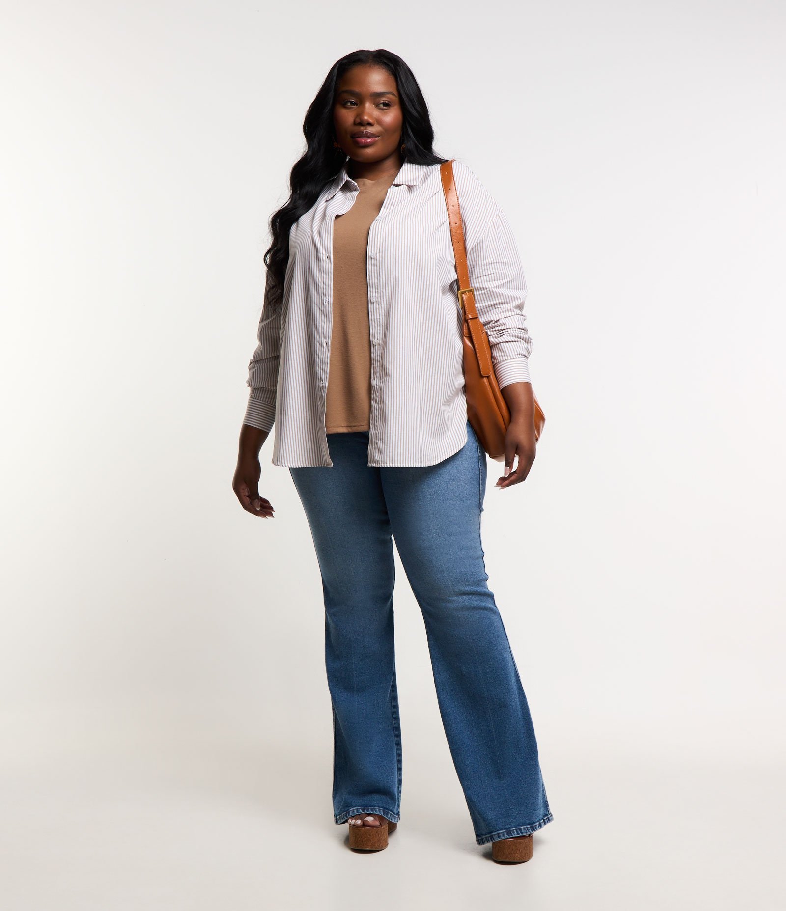 Camisa Alongada em Tricoline Listrado Curve & Plus Size Bege/Branco 2