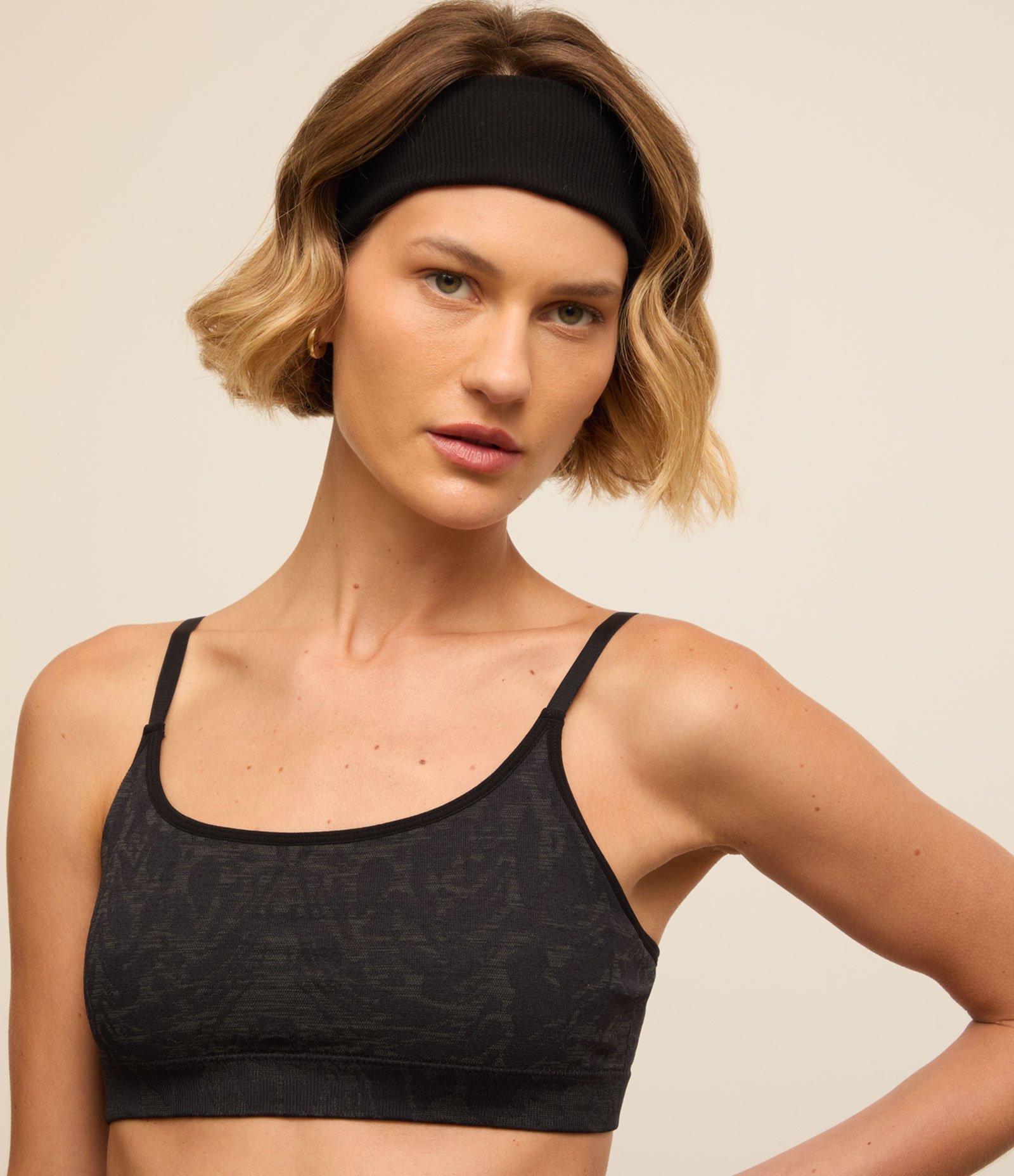 Top Esportivo Seamless com Bojo e Jacquard Animal Print Onça Preto 3