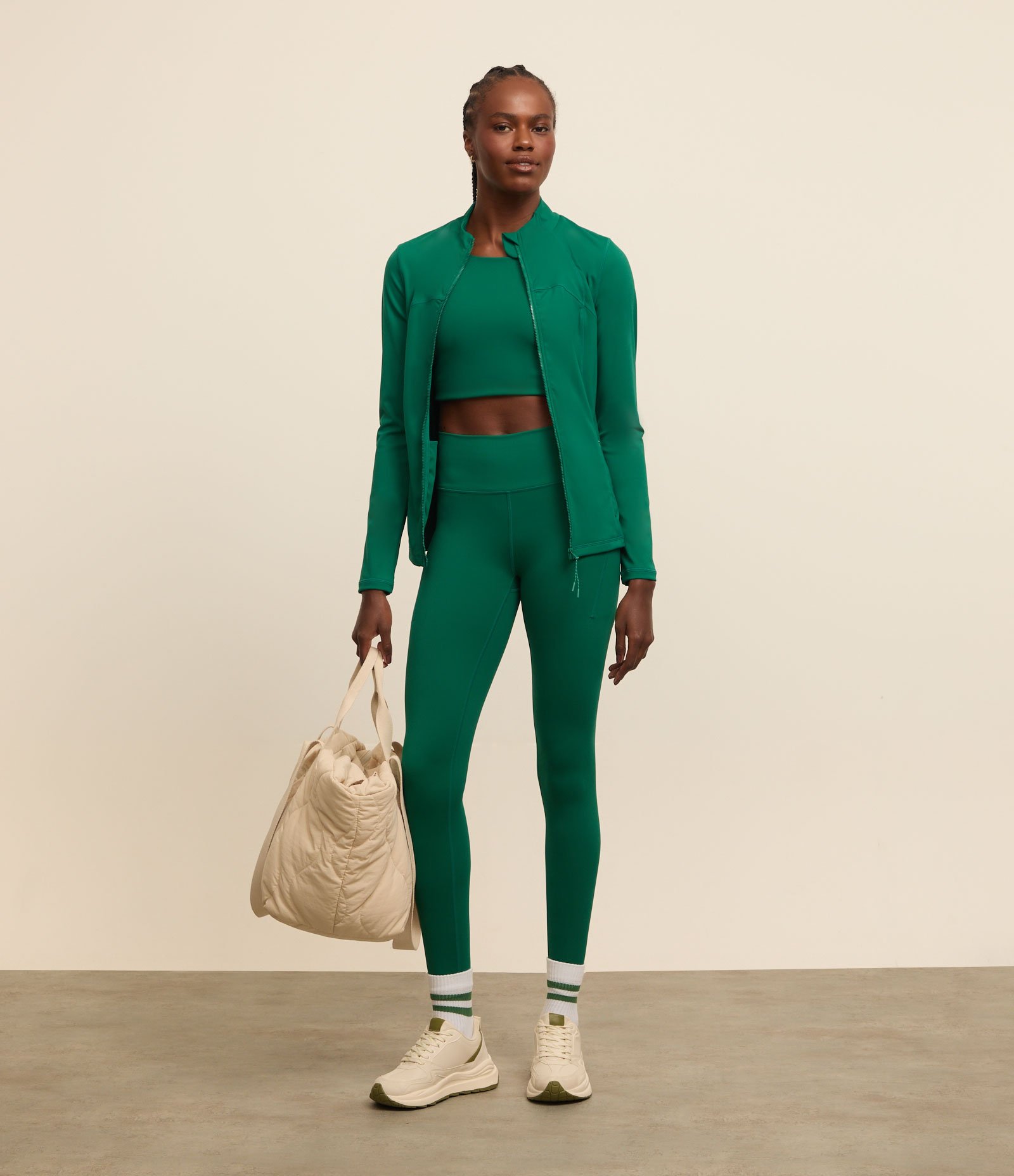 Jaqueta Esportiva em Microfibra com Recortes e Bolsos Verde 4