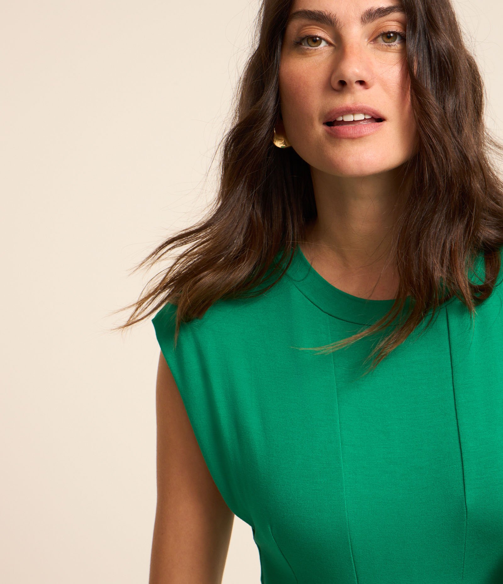 Macacão em Moletinho com Detalhe de Aberturas na Barriga e Gola redonda Verde 4