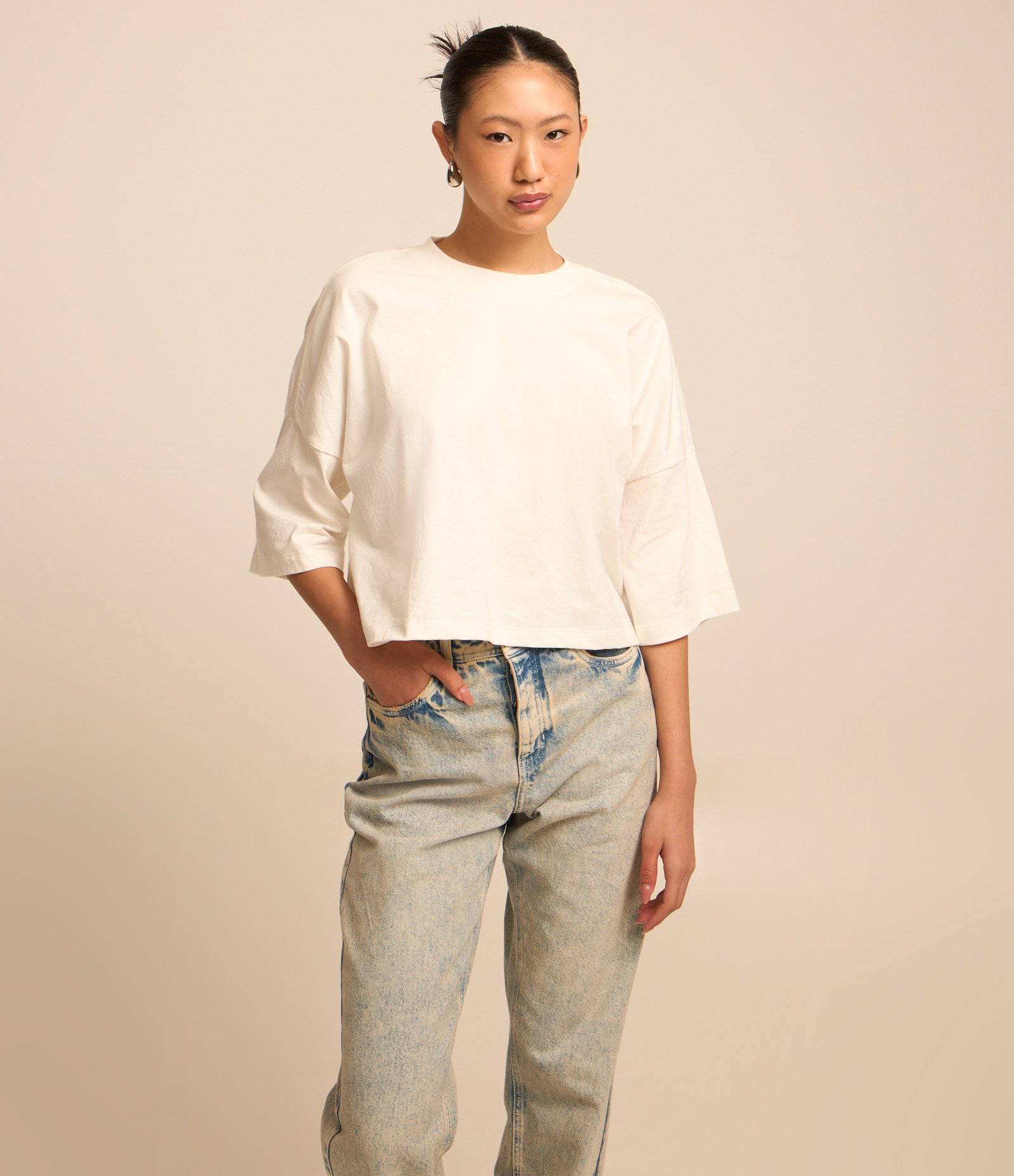 Calça Reta em Jeans Sobretinto e Bolsos Azul 2