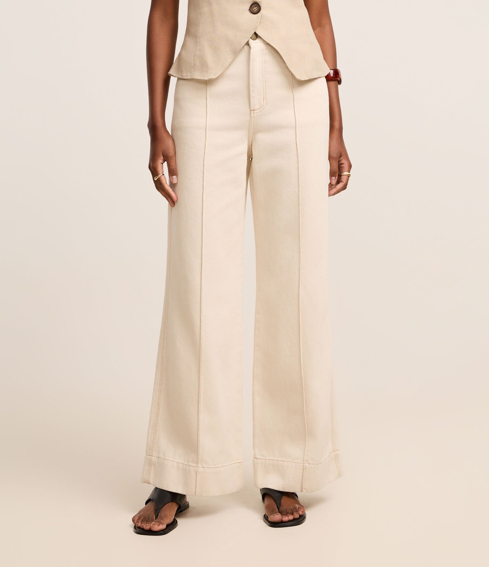 Calça Wide Leg em Sarja com Friso Frontal 3