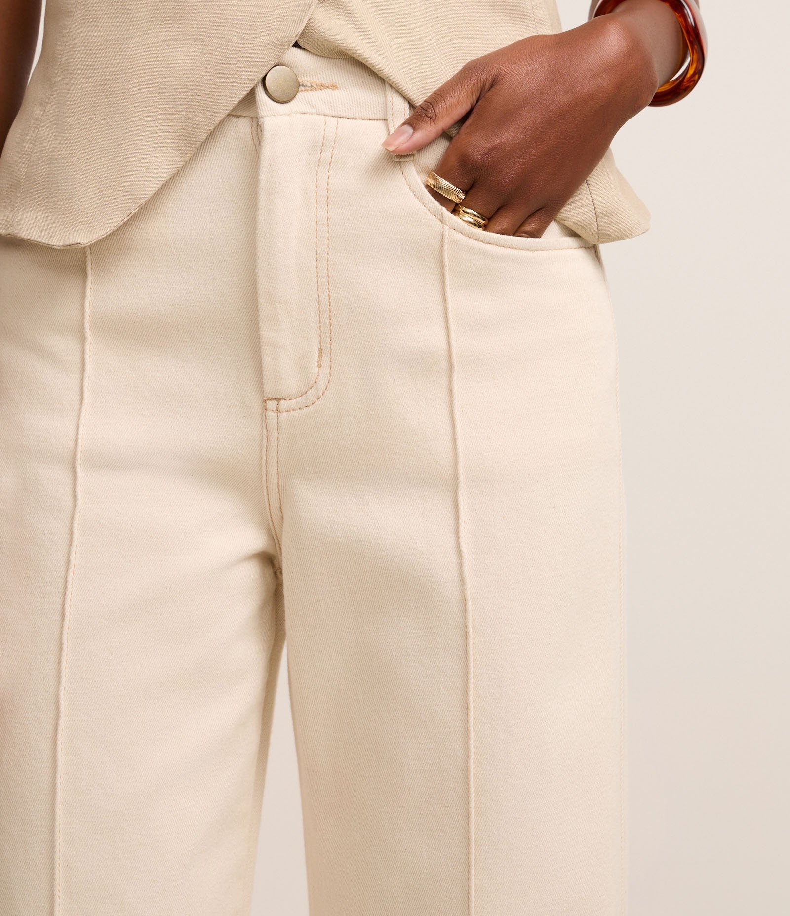 Calça Wide Leg em Sarja com Friso Frontal 4