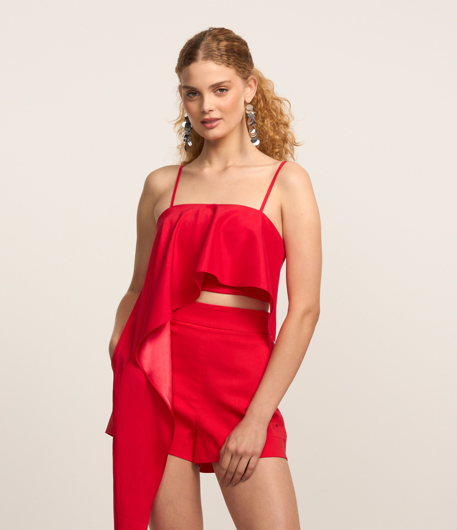 Blusa Cropped em Cetim com Babado Assimétrico Vermelho 1