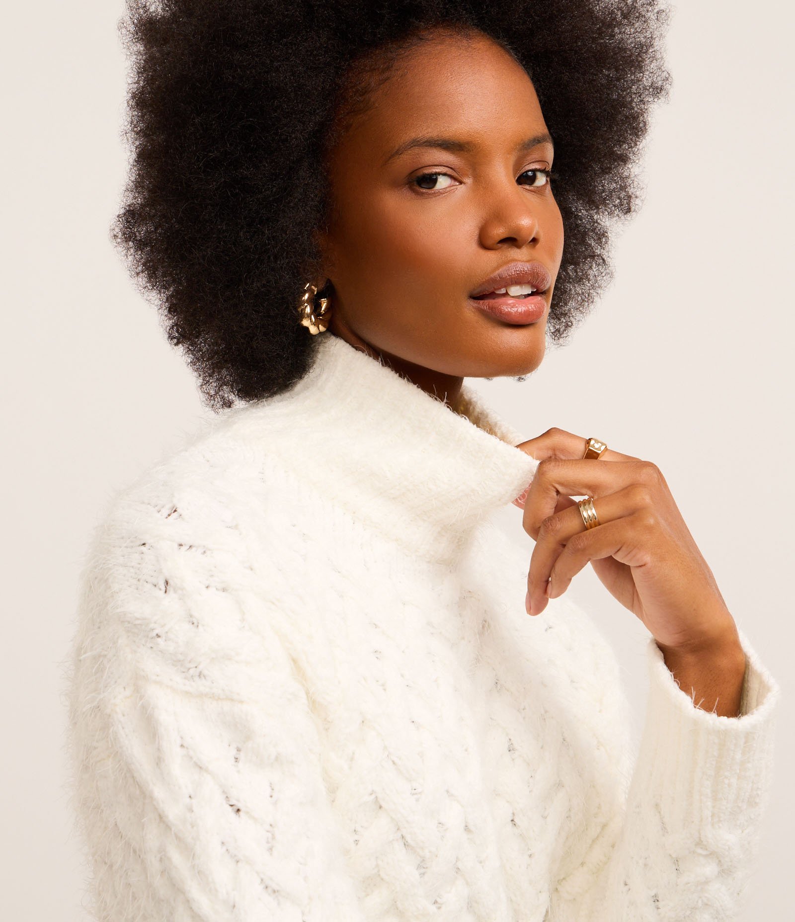 Suéter em Tricô com Gola Alta e Pelinhos 7