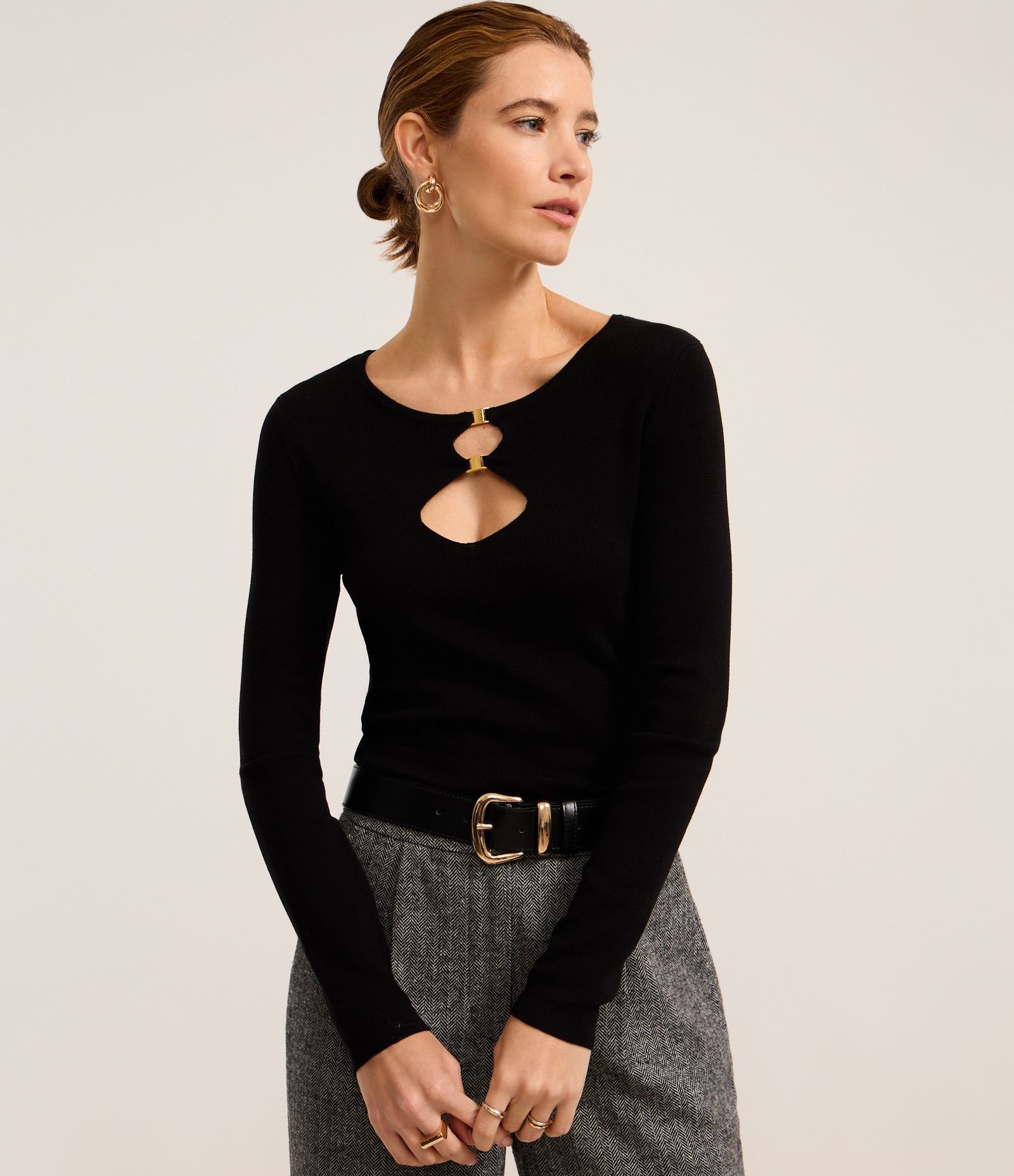 Blusa em Viscose com Vazados e Fivelas no Busto 1