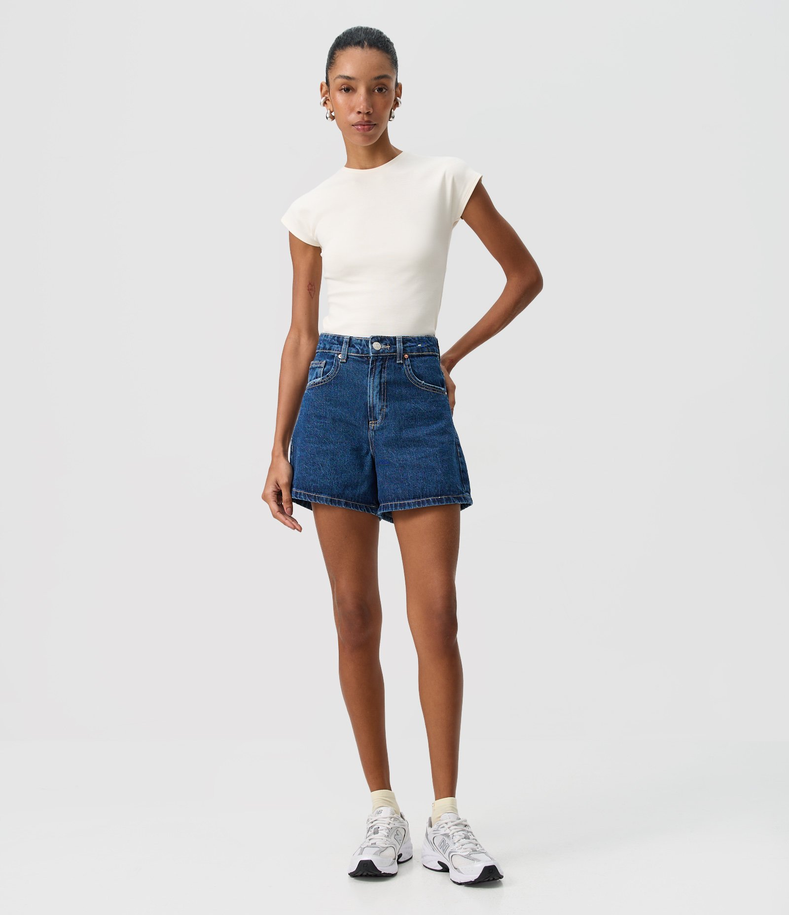 Short Mom em Jeans com Cintura Alta Azul Escuro 1