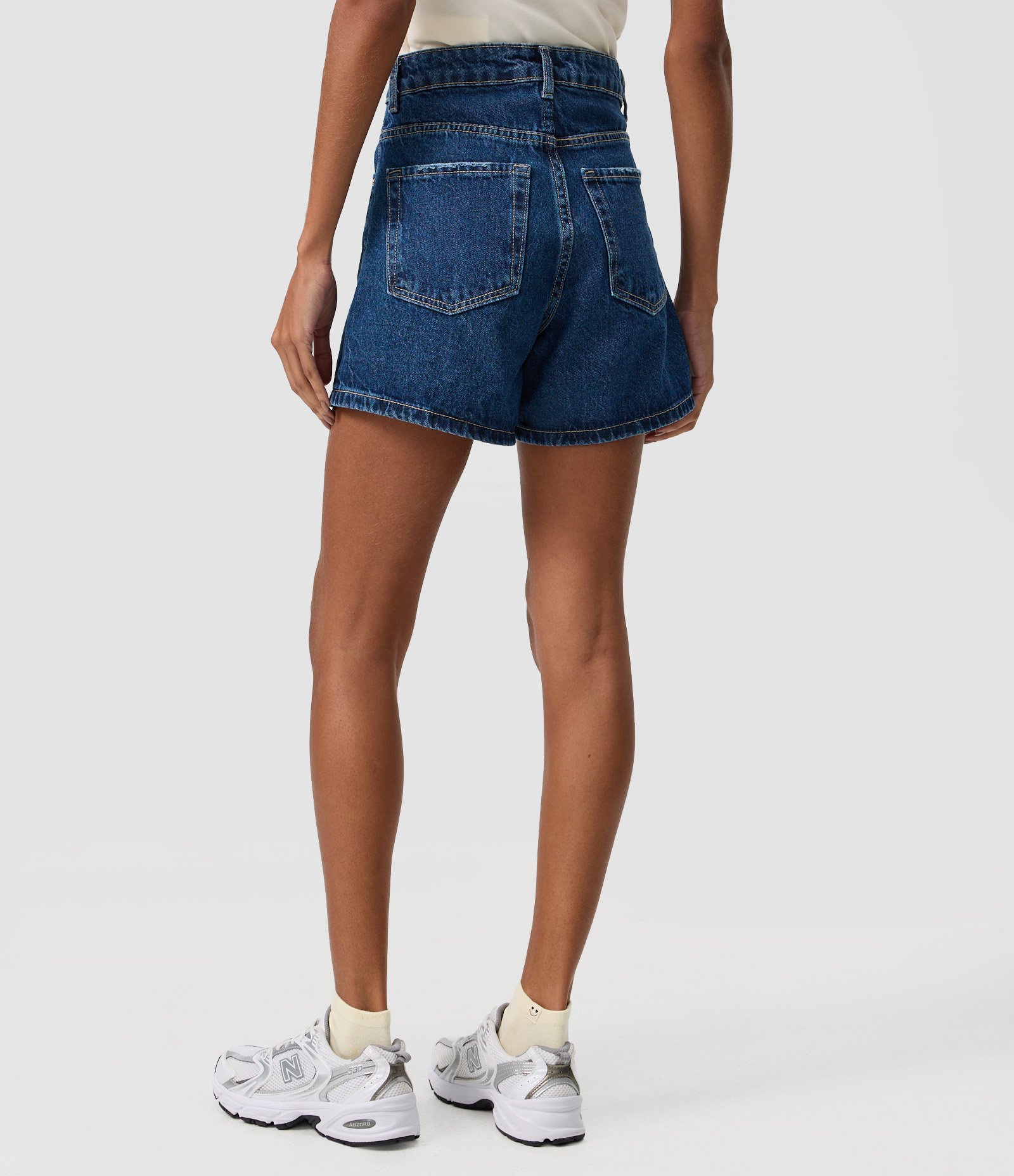 Short Mom em Jeans com Cintura Alta Azul Escuro 4