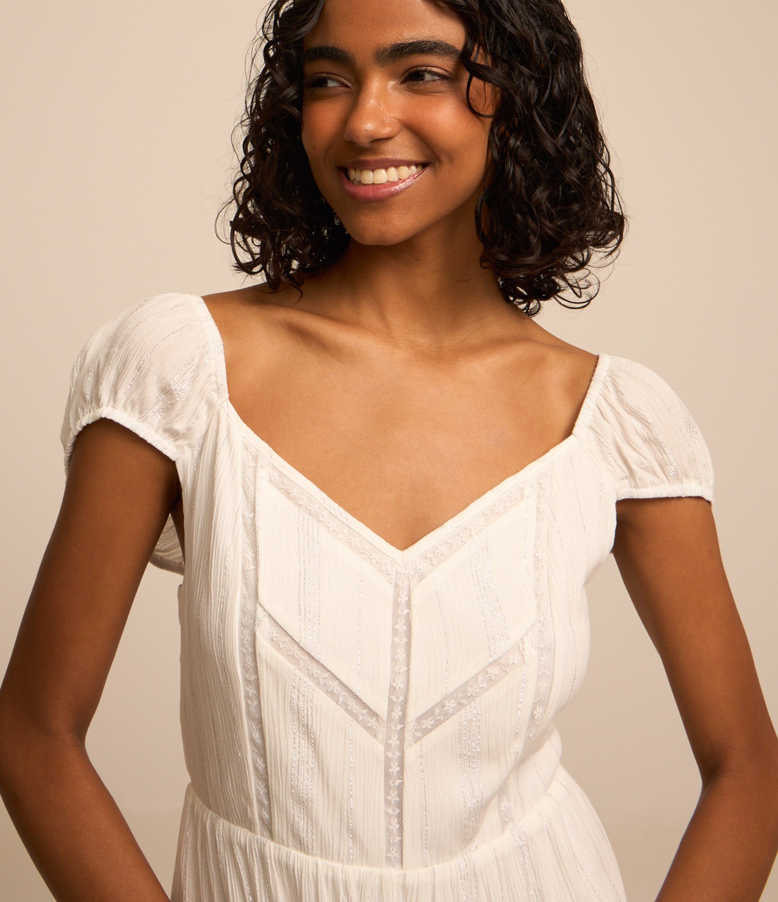 Macaquinho em Viscose com Entremeio e Manga Copinho com Forro Duplo Branco 4