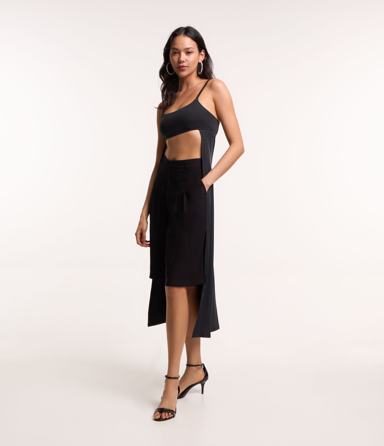 Blusa Super Cropped com Alças Finas e Costas Longas Preto 3