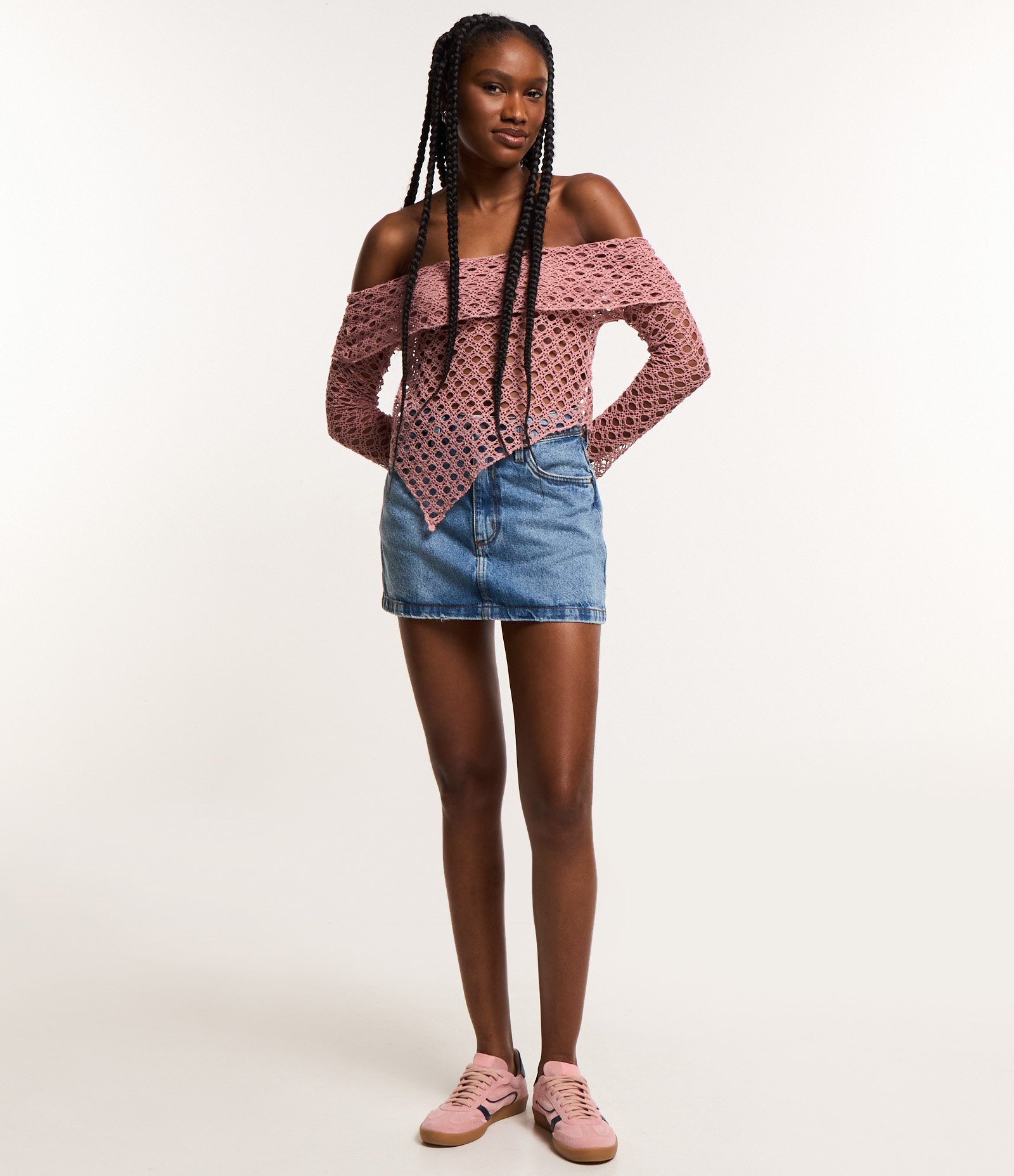 Blusa Ombro a Ombro em Tela Efeito Crochê com Barra Assimétrica Rosê 2