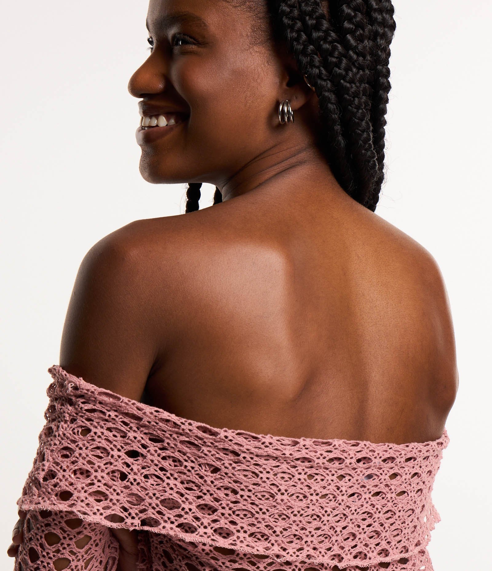 Blusa Ombro a Ombro em Tela Efeito Crochê com Barra Assimétrica Rosê 4