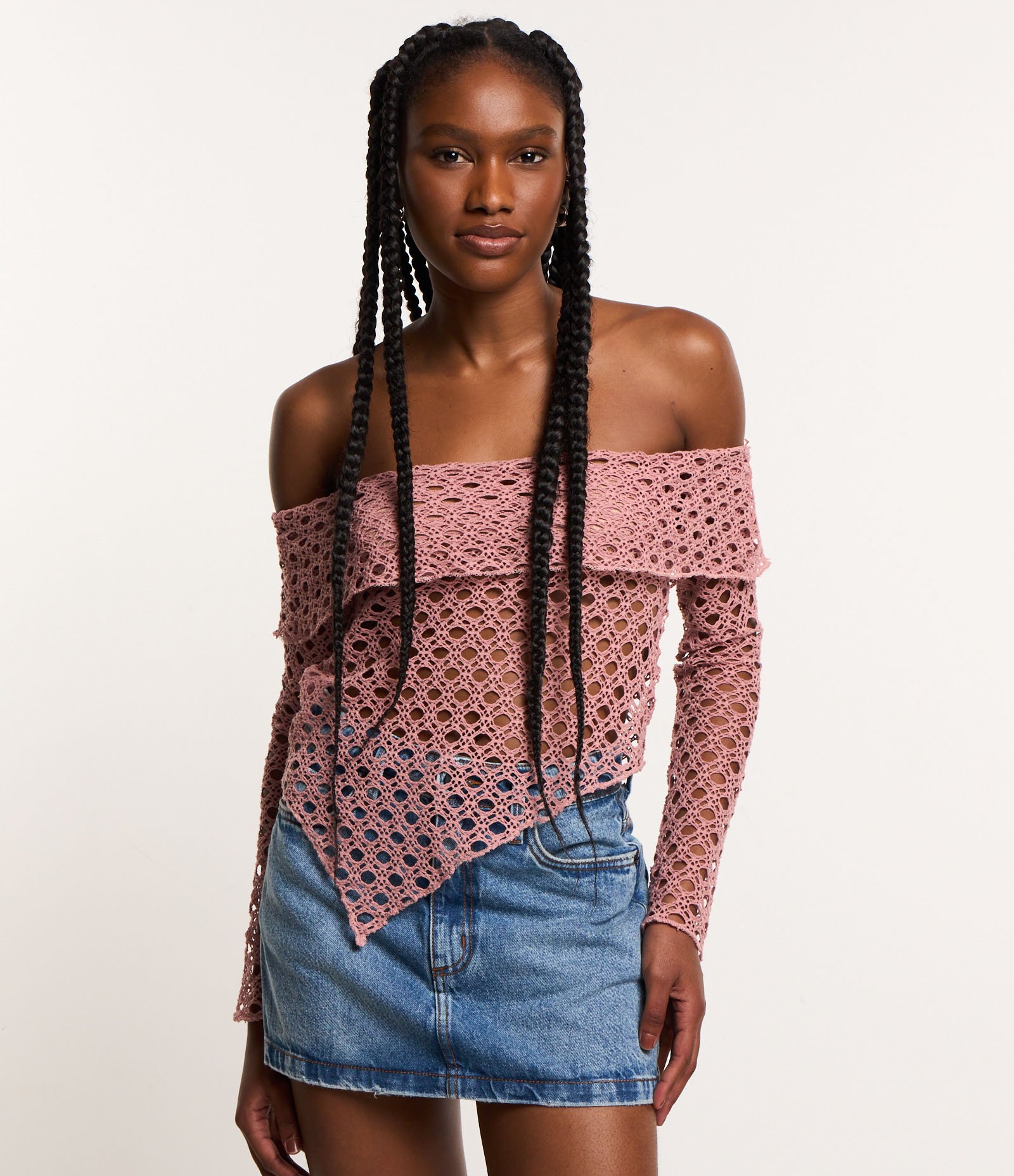 Blusa Ombro a Ombro em Tela Efeito Crochê com Barra Assimétrica Rosê 5