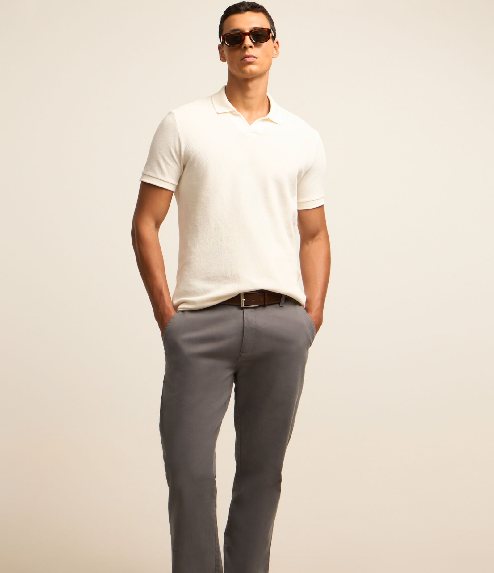 Calça Slim em Sarja com Lavagem Estonada Cinza 3