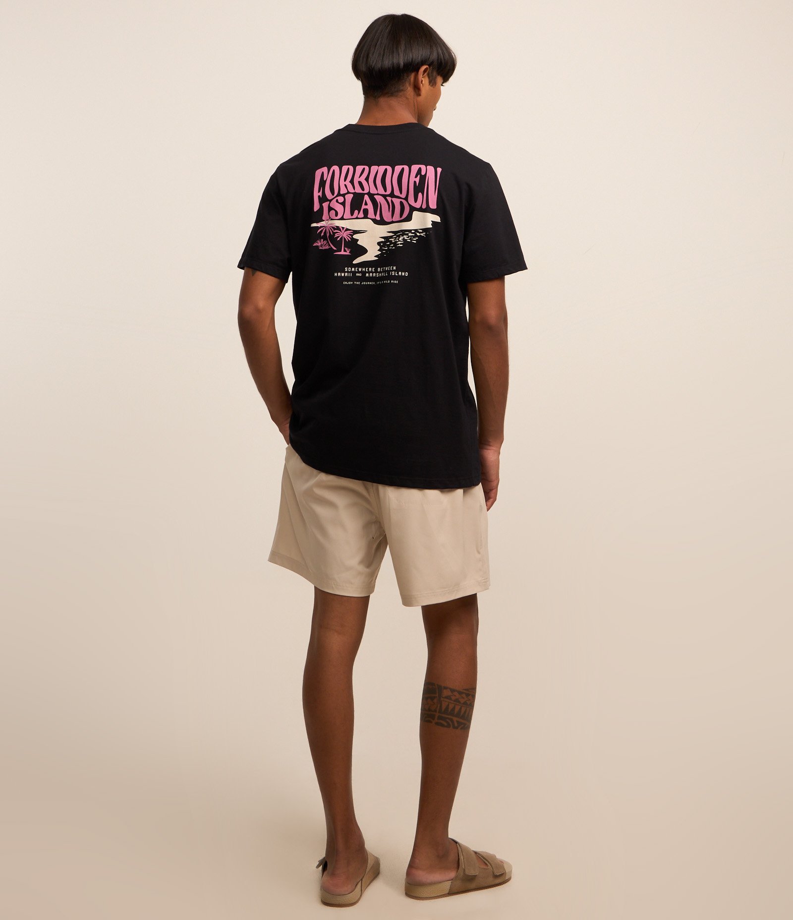 Camiseta Comfort em Algodão com Estampa Lettering Preto 2