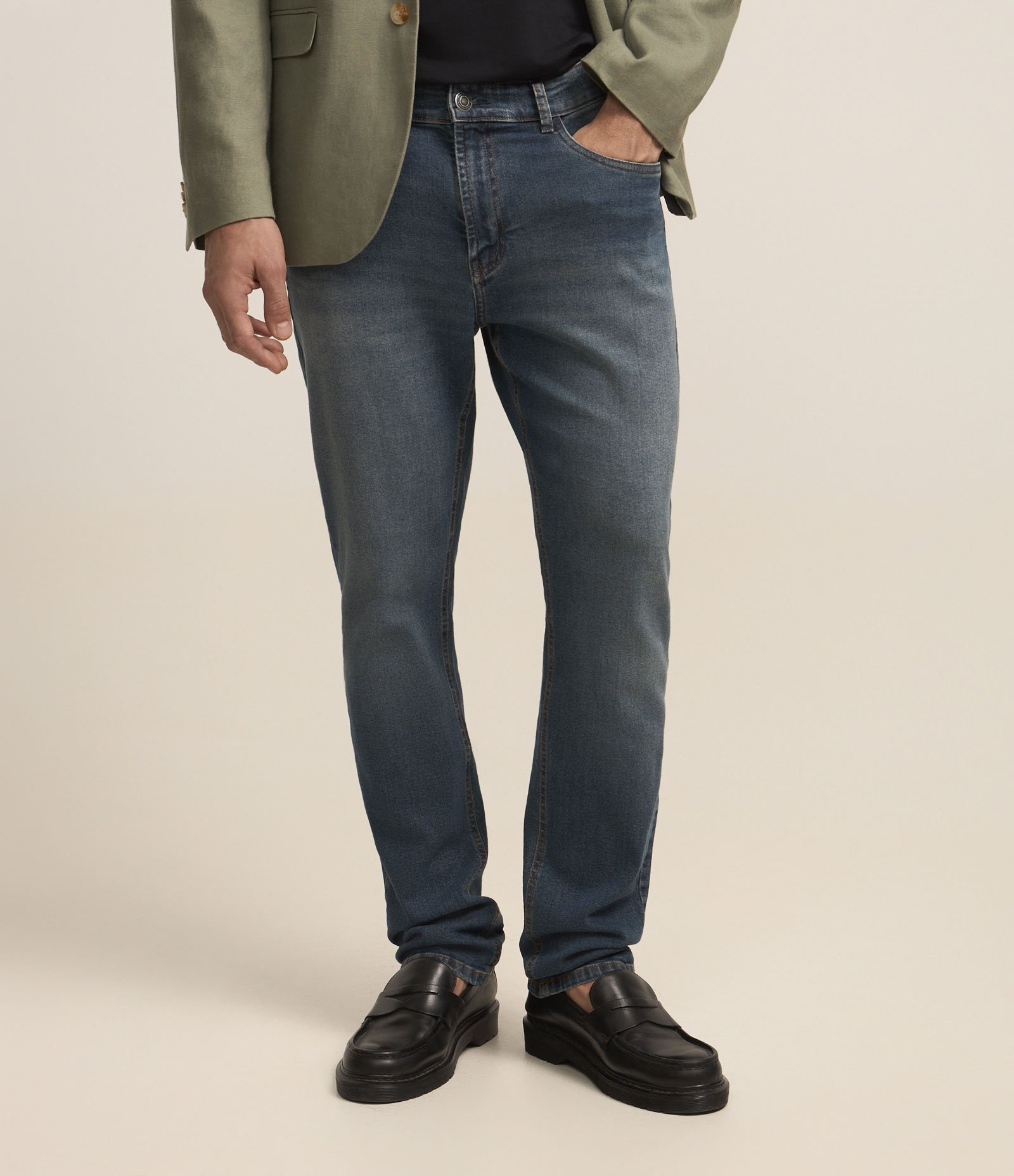 Calça Jeans Básica com Lavagem Azul 1