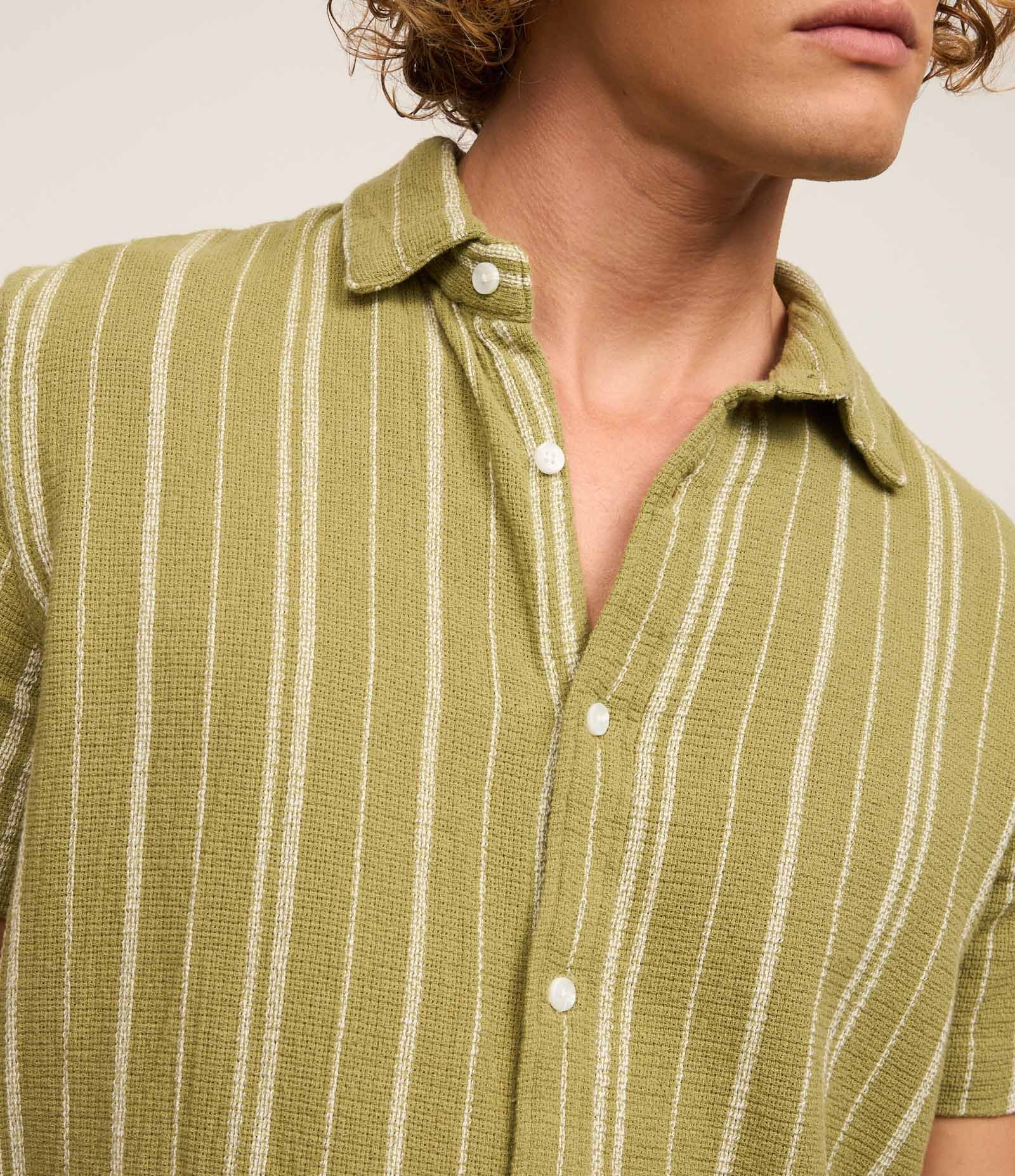 Camisa Regular com Textura e Listras Verde 4