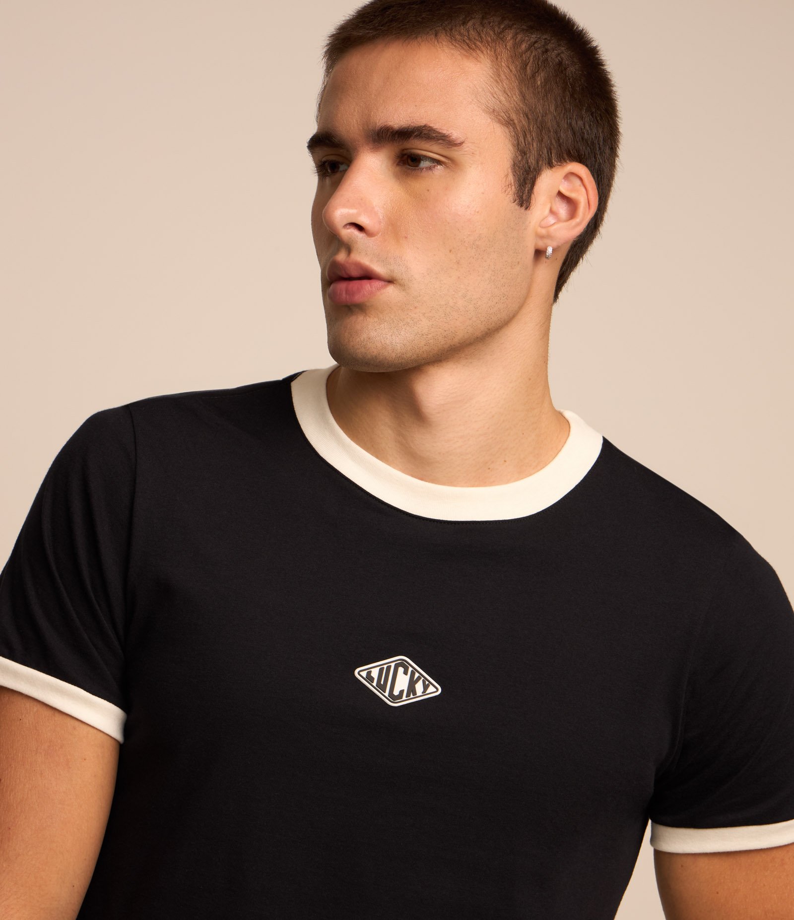 Camiseta Baby Tee em Algodão com Etiqueta Emborrachada Preto 3