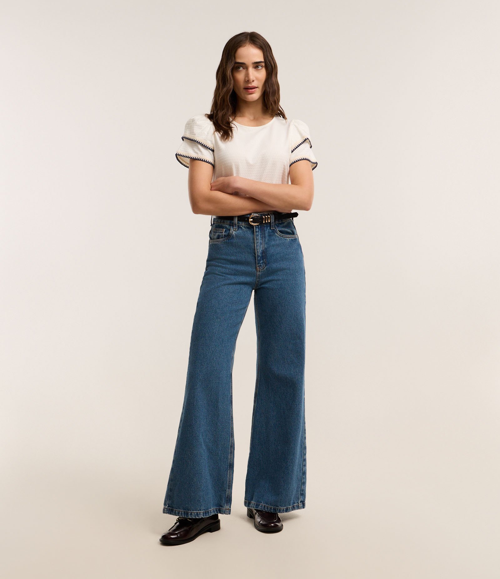 Blusa em Algodão com Babado na Manga e Detalhe Efeito Crochê Branco 2