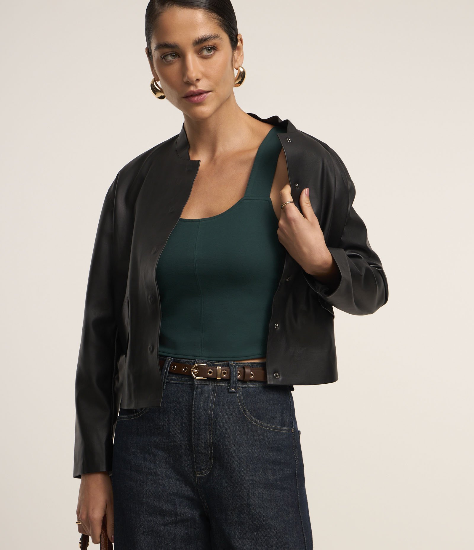 Blusa Alça Larga Cropped em Viscose com Ponto Roma Verde 4