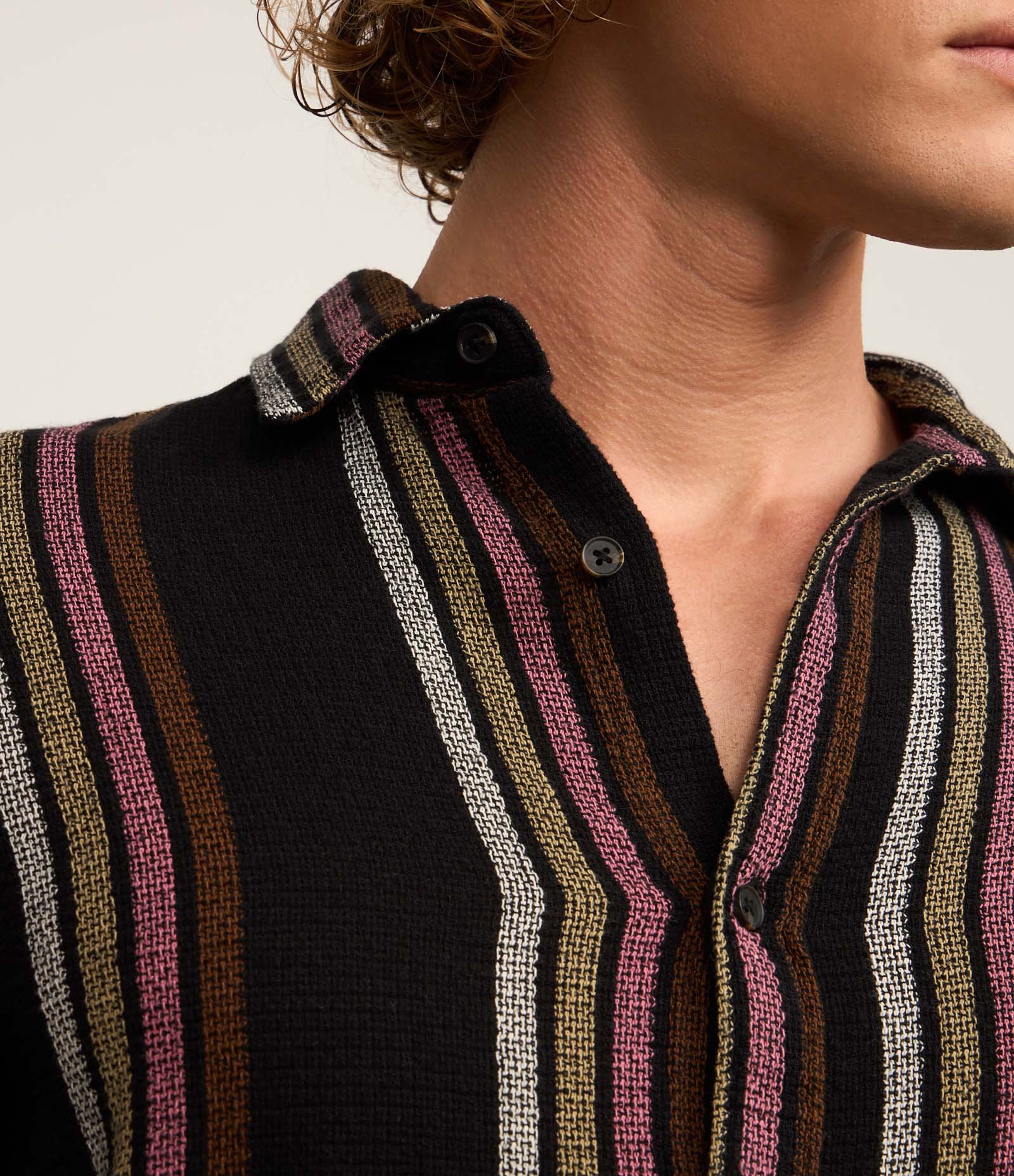 Camisa Regular com Textura Rústica com Listras Contrastantes Preto 3