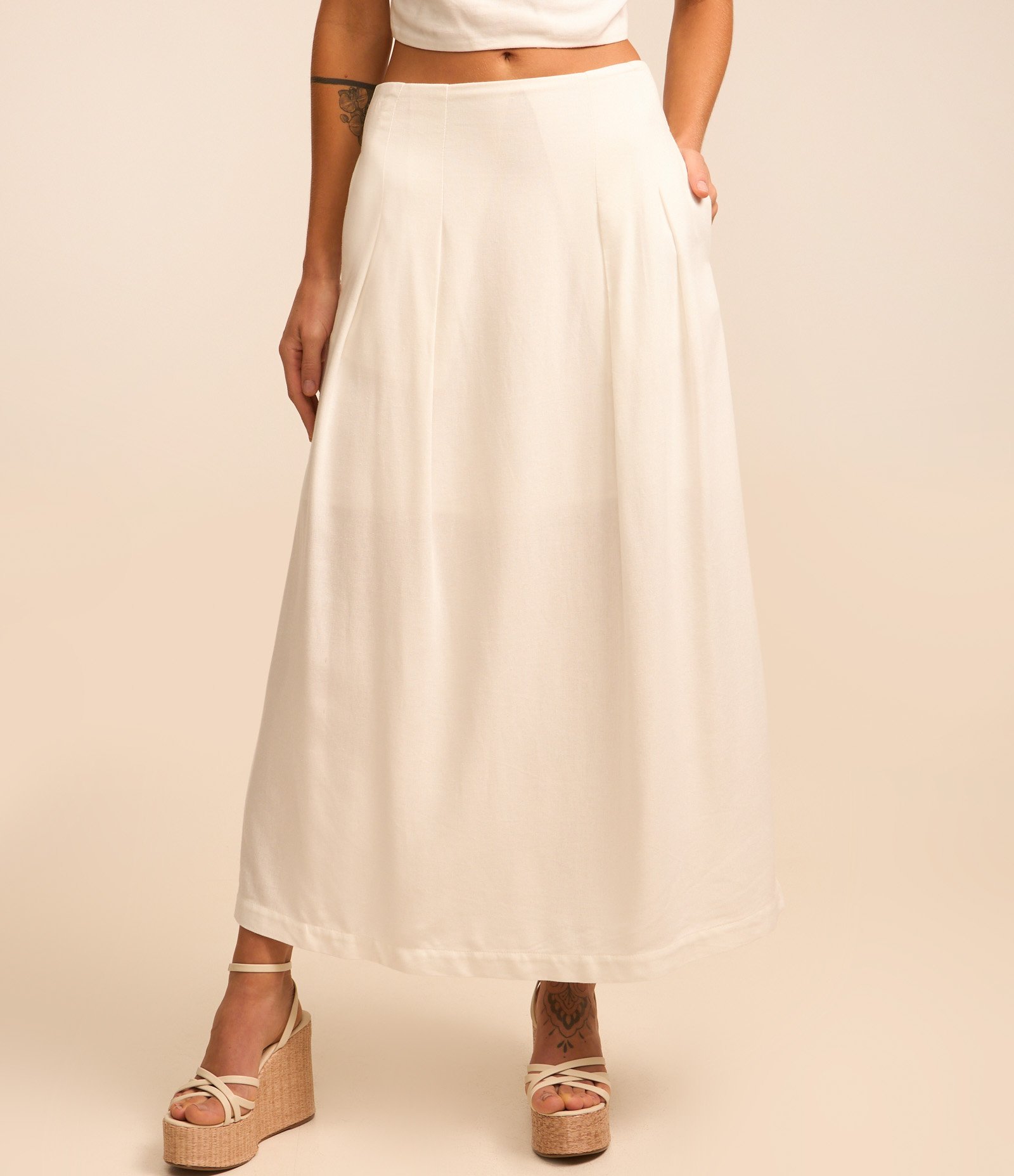 Saia New Midi em Viscolinho com Pregas Branco 3