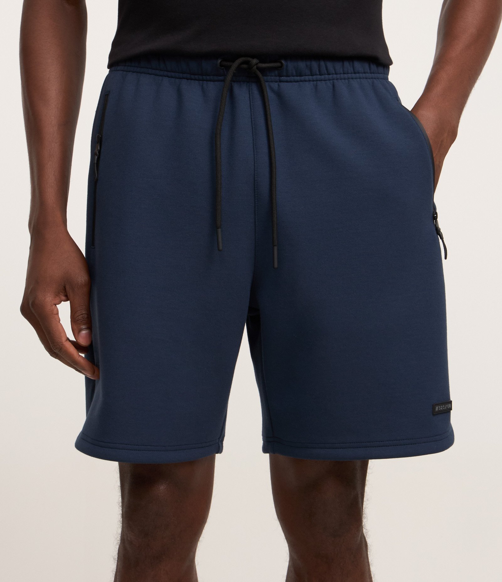 Bermuda Esportiva em Moletom Tecnológico com Cós Elástico e Zíper no Bolso Azul Marinho 2