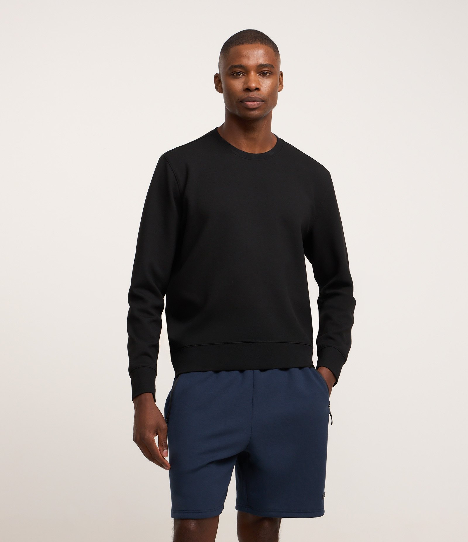 Bermuda Esportiva em Moletom Tecnológico com Cós Elástico e Zíper no Bolso Azul Marinho 4