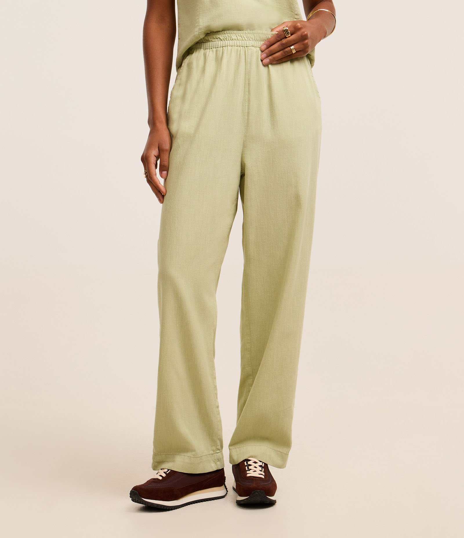 Calça Reta em Sarja com Cós Elástico Verde 3